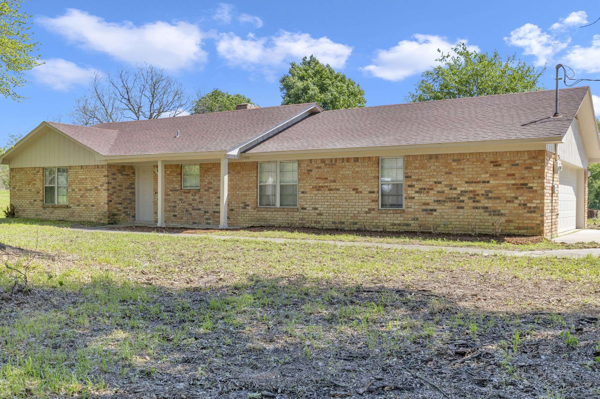 Mineola, TX 75773,688 Inwood ST