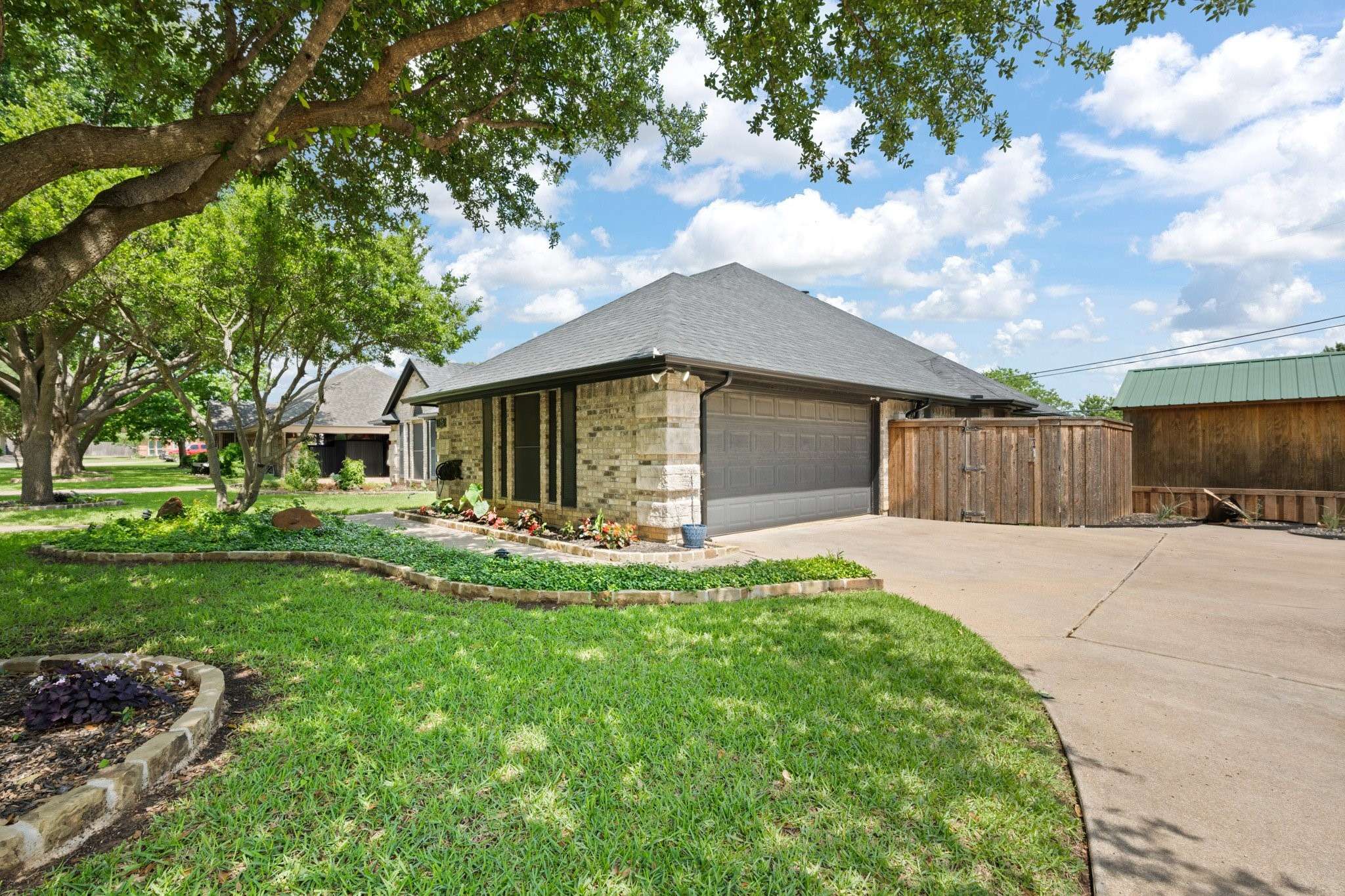 Burleson, TX 76028,425 Sherwood CT