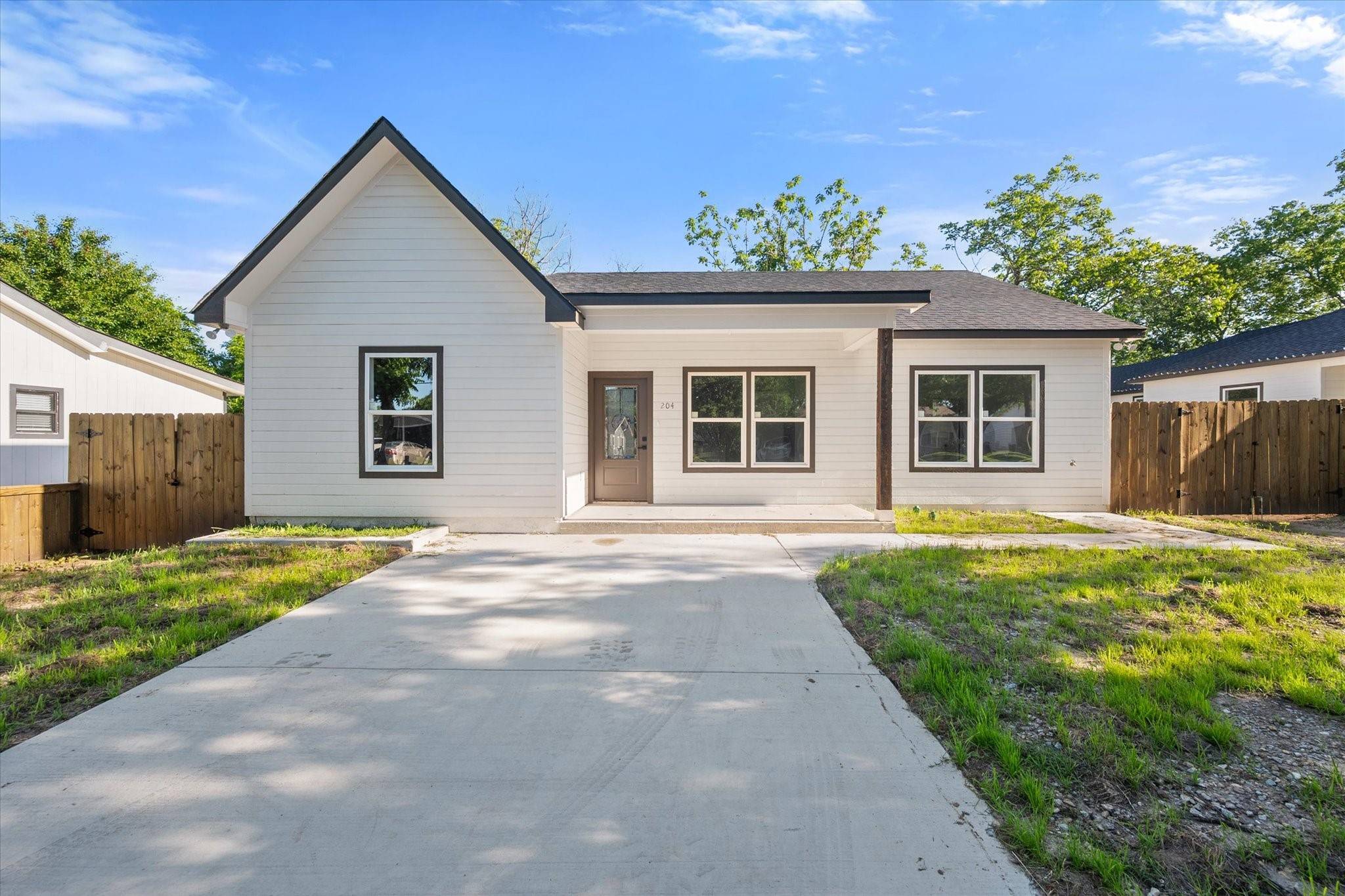 Corsicana, TX 75110,204 Gorman ST