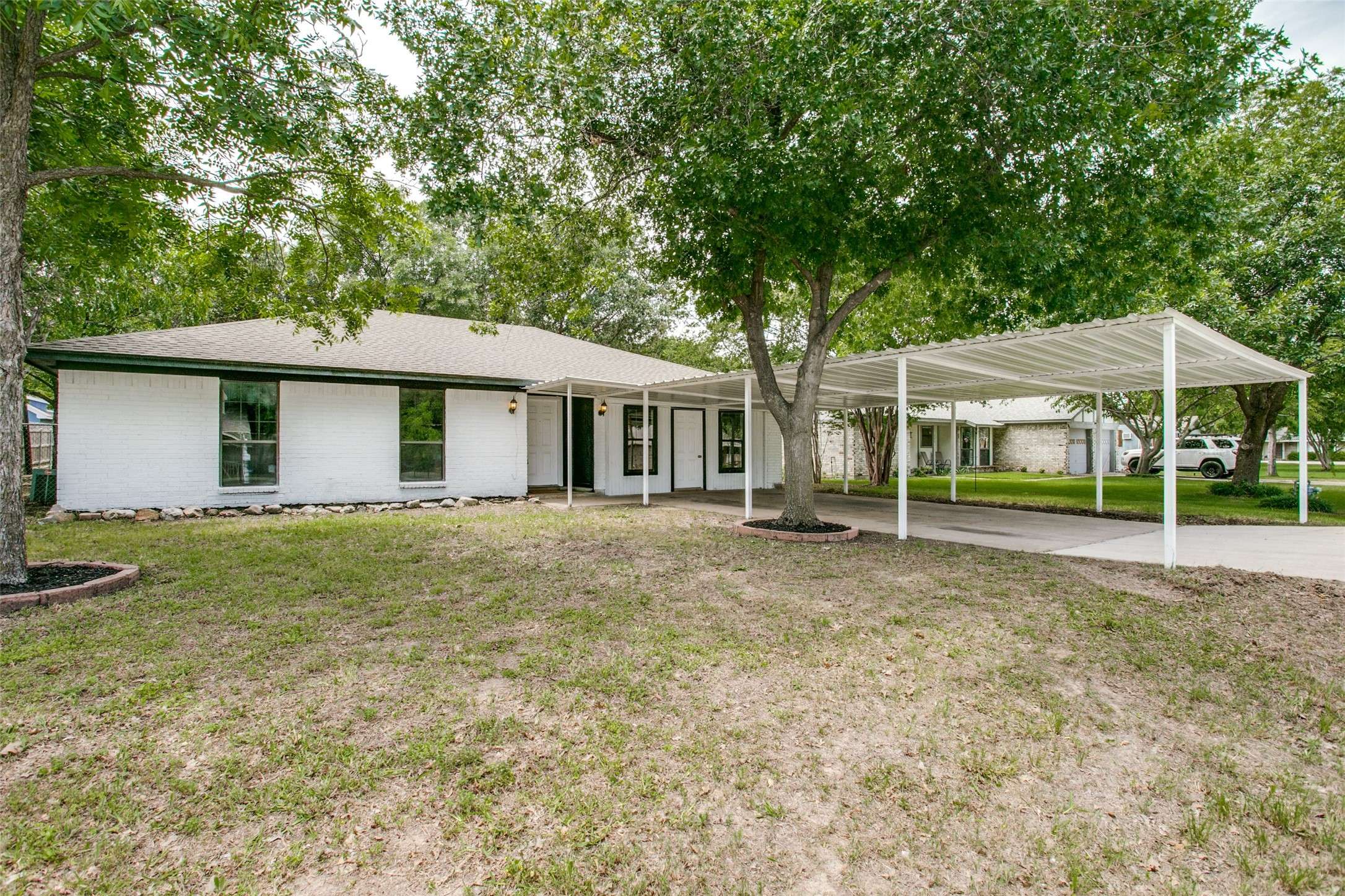 Roanoke, TX 76262,304 Lois