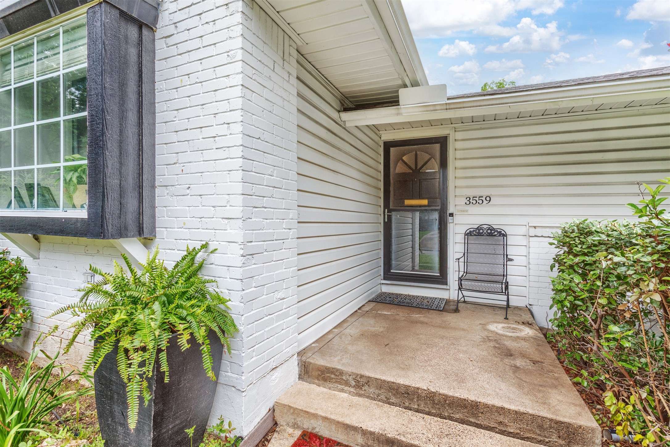 Dallas, TX 75229,3559 Warick DR