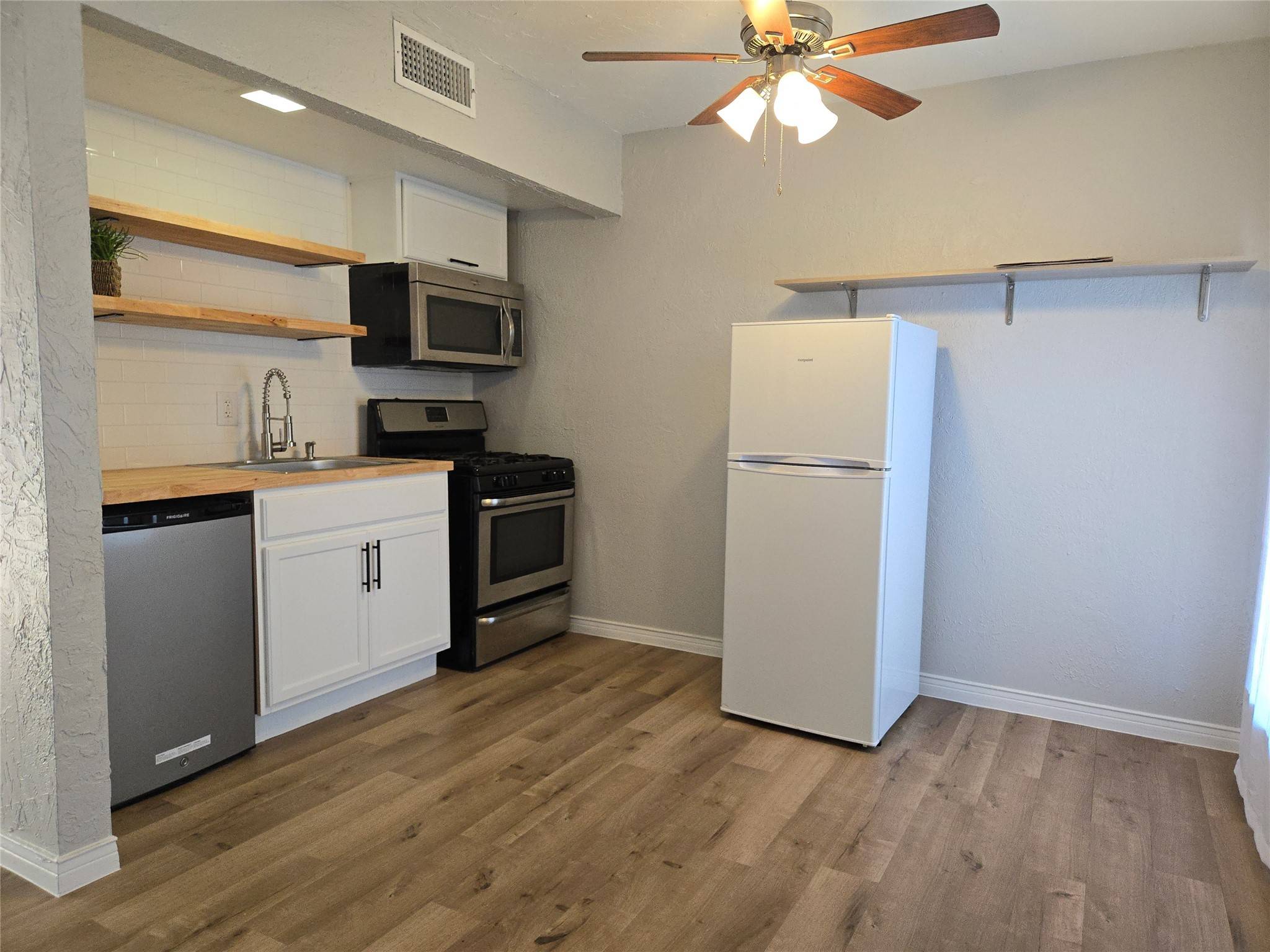 Dallas, TX 75248,15927 Stillwood ST #2093