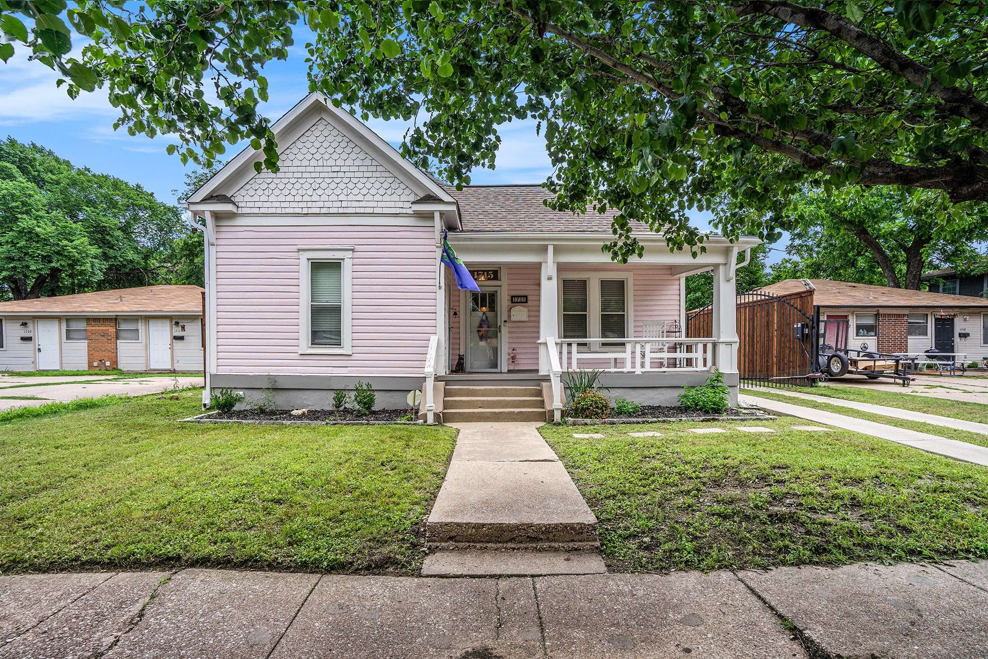 Fort Worth, TX 76110,1715 Alston AVE