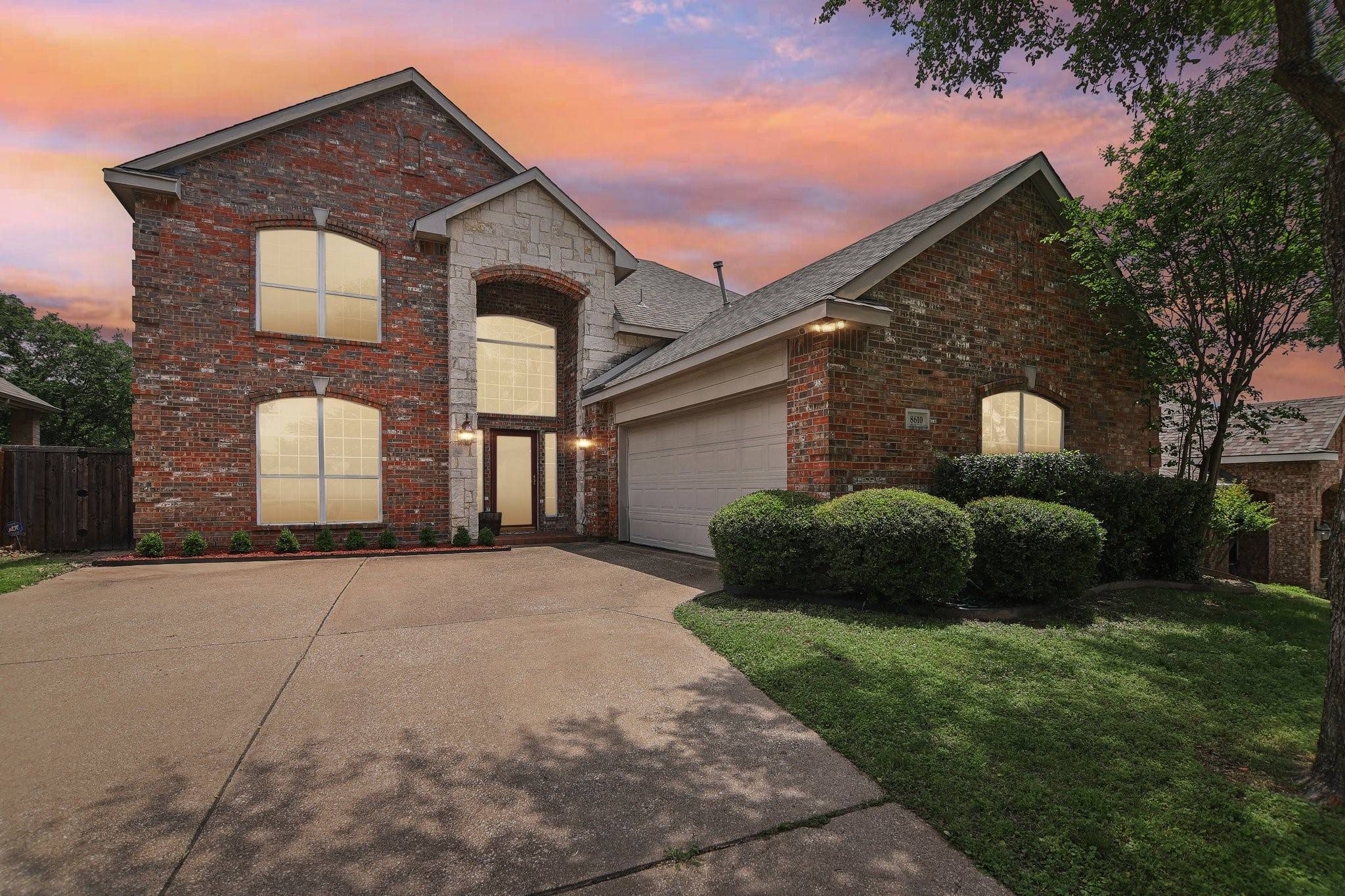 Dallas, TX 75249,8610 Quicksilver DR