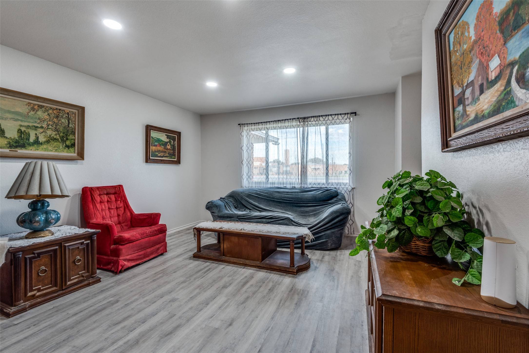 Dallas, TX 75217,1859 Greendale DR