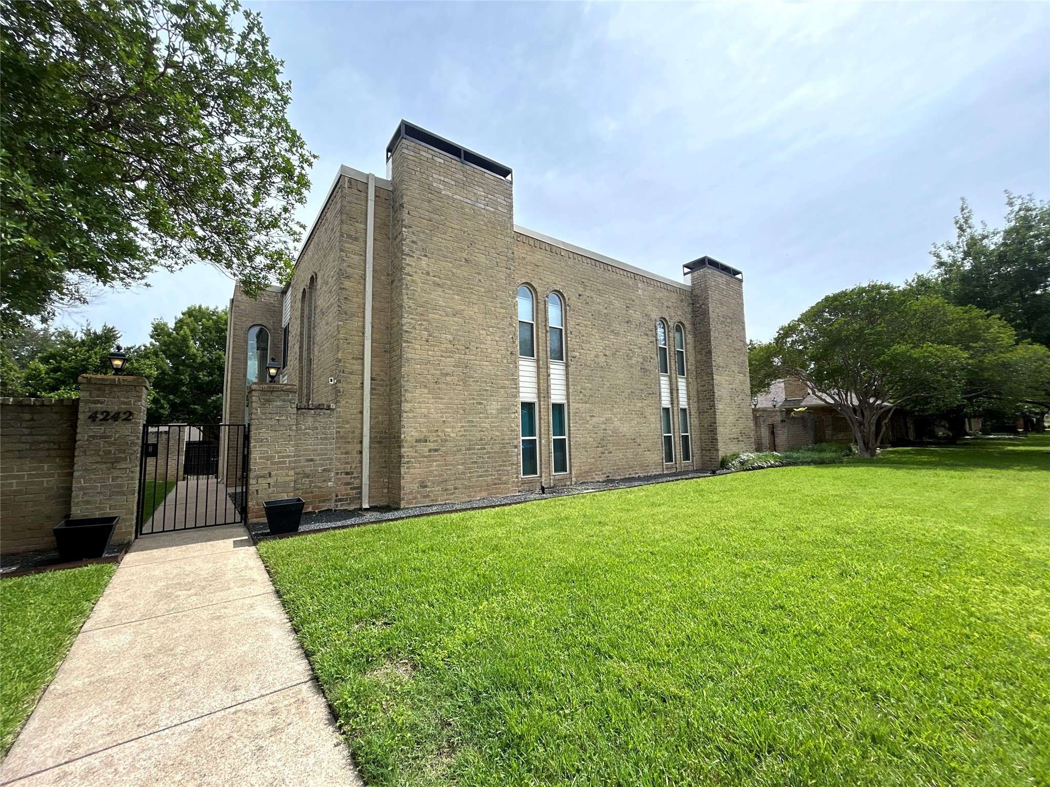 Dallas, TX 75244,4242 Harvest Hill RD