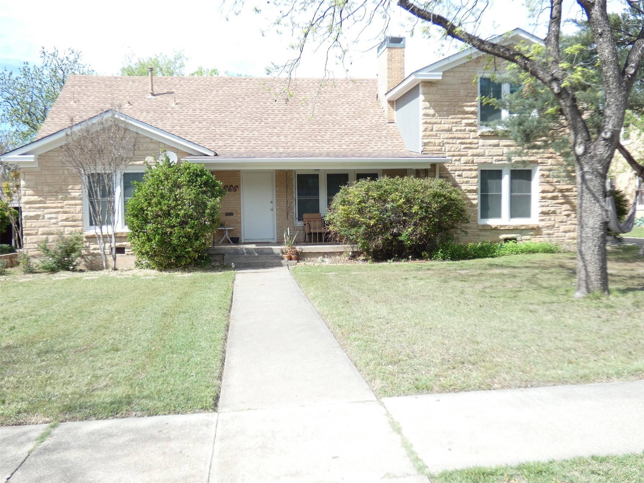 Abilene, TX 79601,666 College DR