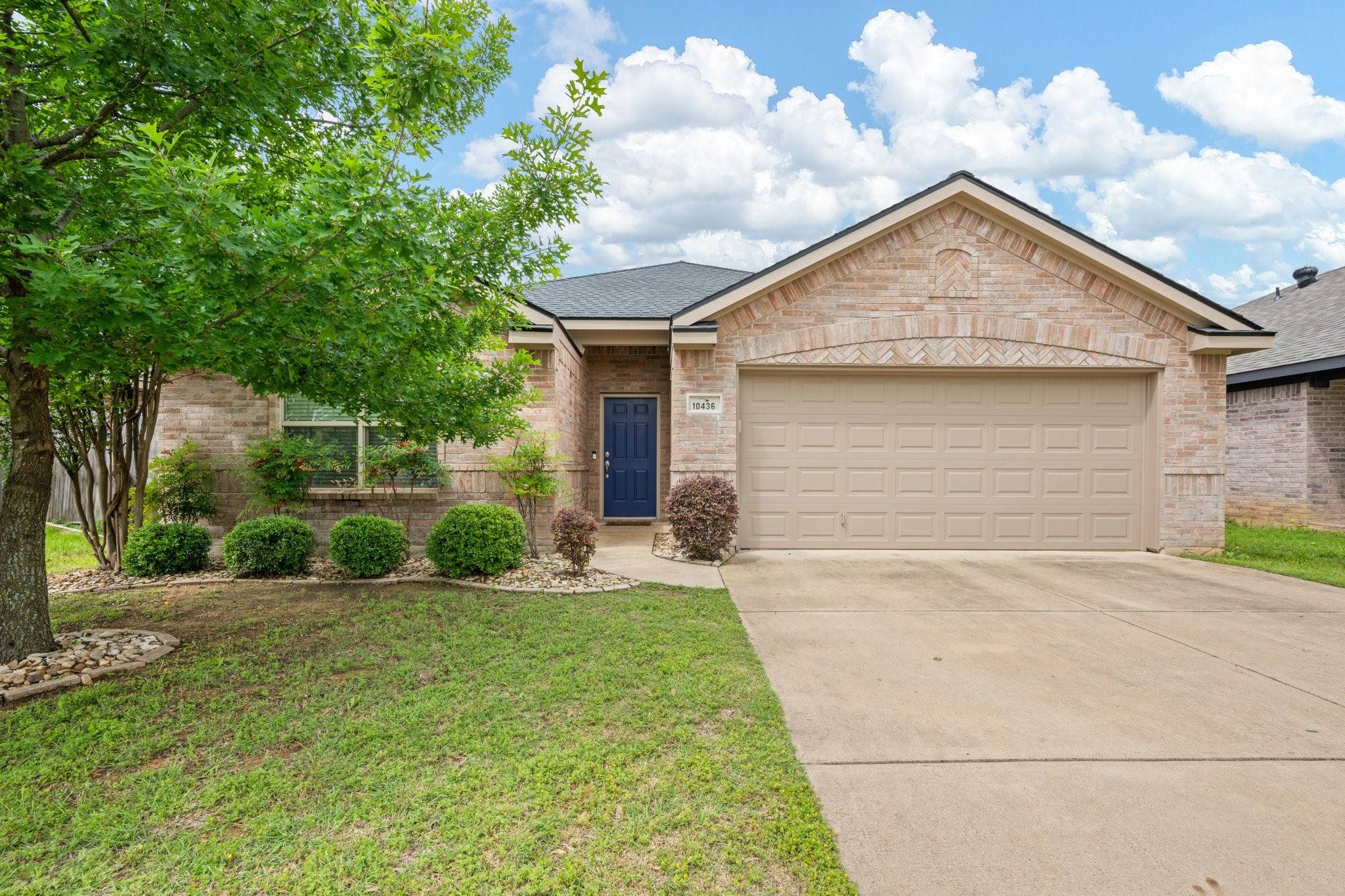 Fort Worth, TX 76140,10436 Manhassett DR