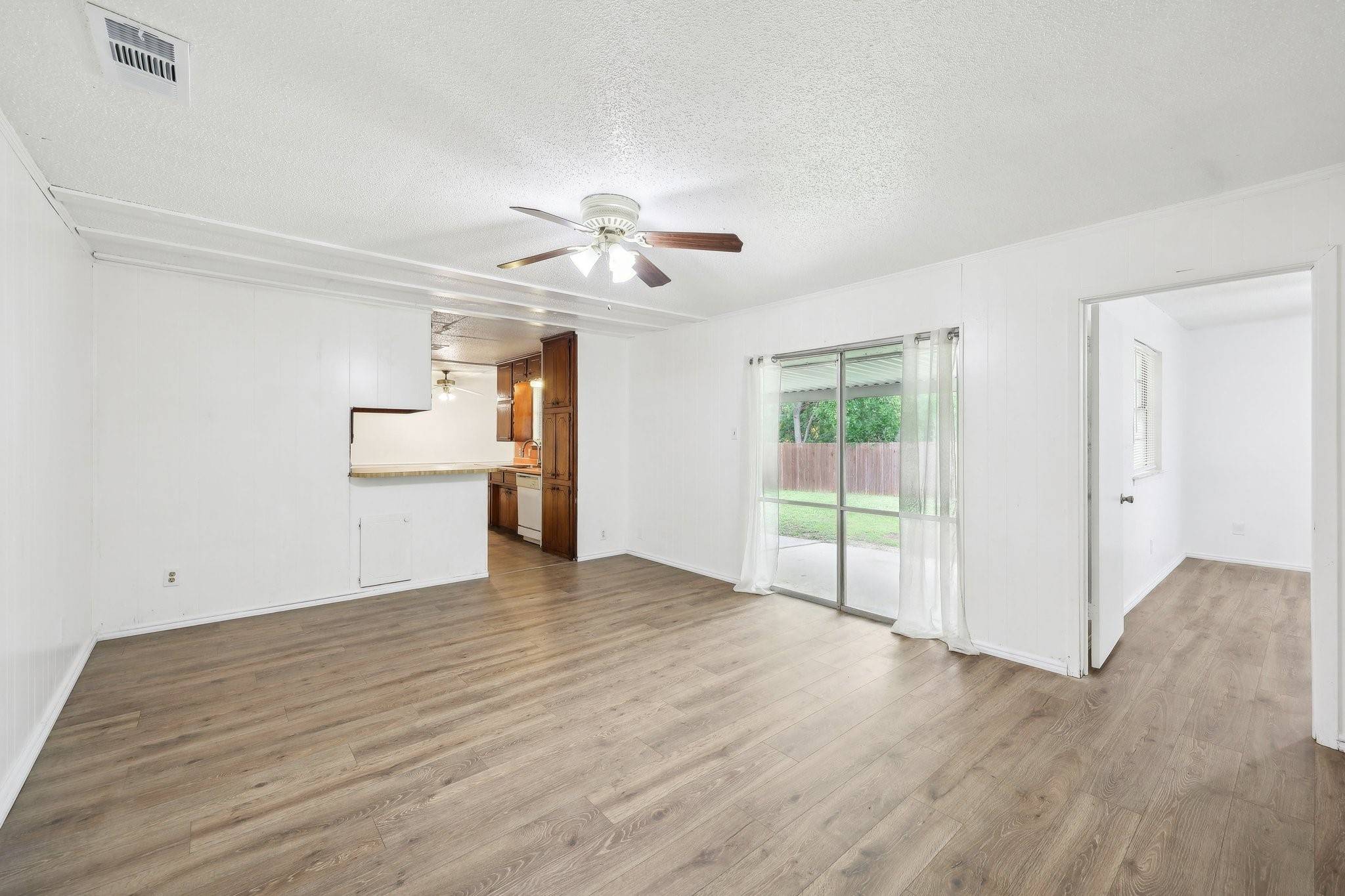 Arlington, TX 76010,2115 Southridge DR