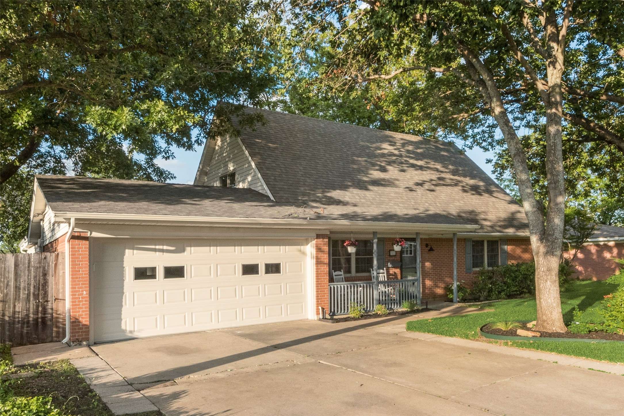 Burleson, TX 76028,105 SE Harris ST