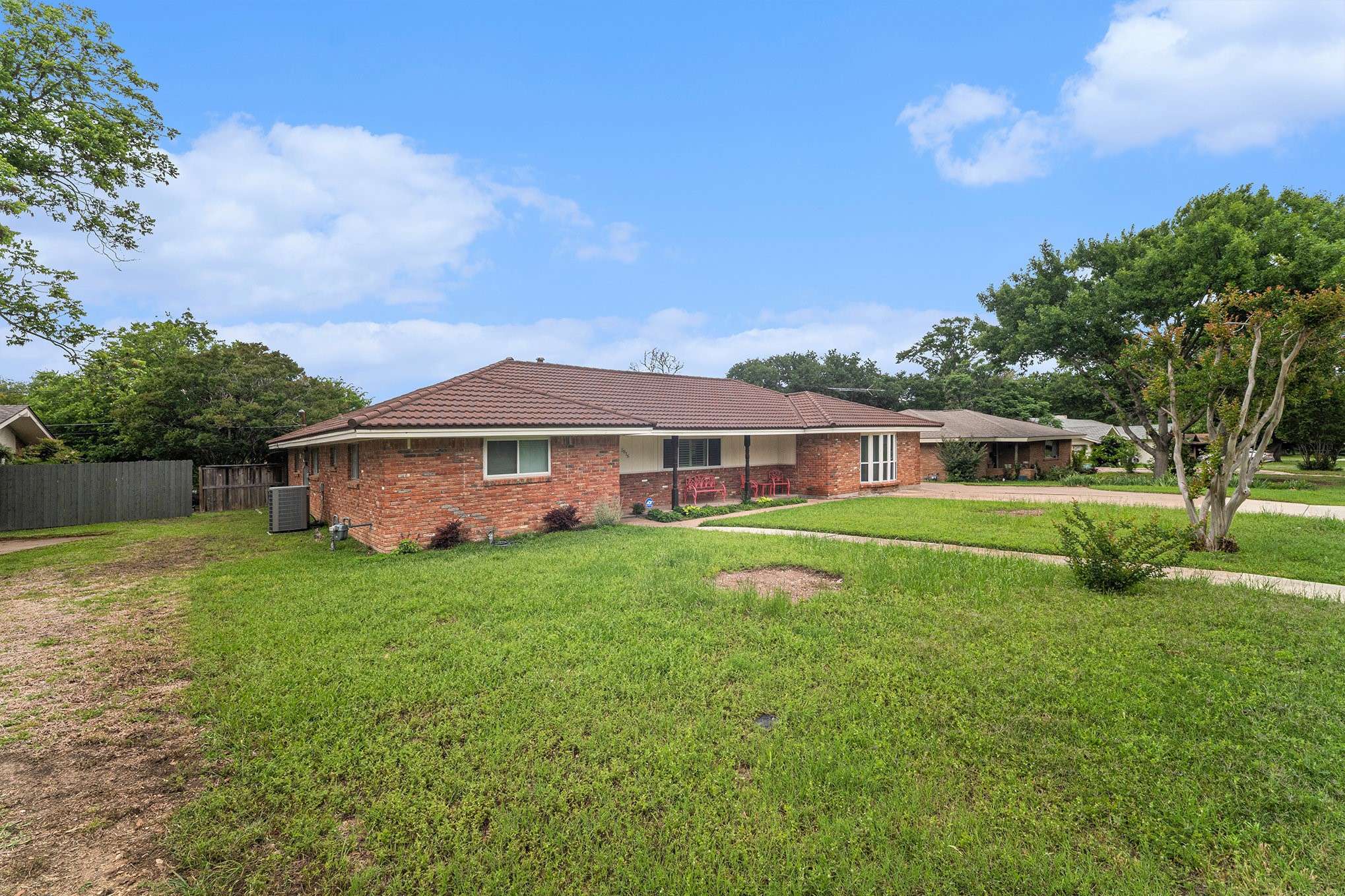 Fort Worth, TX 76133,5816 Whitman AVE