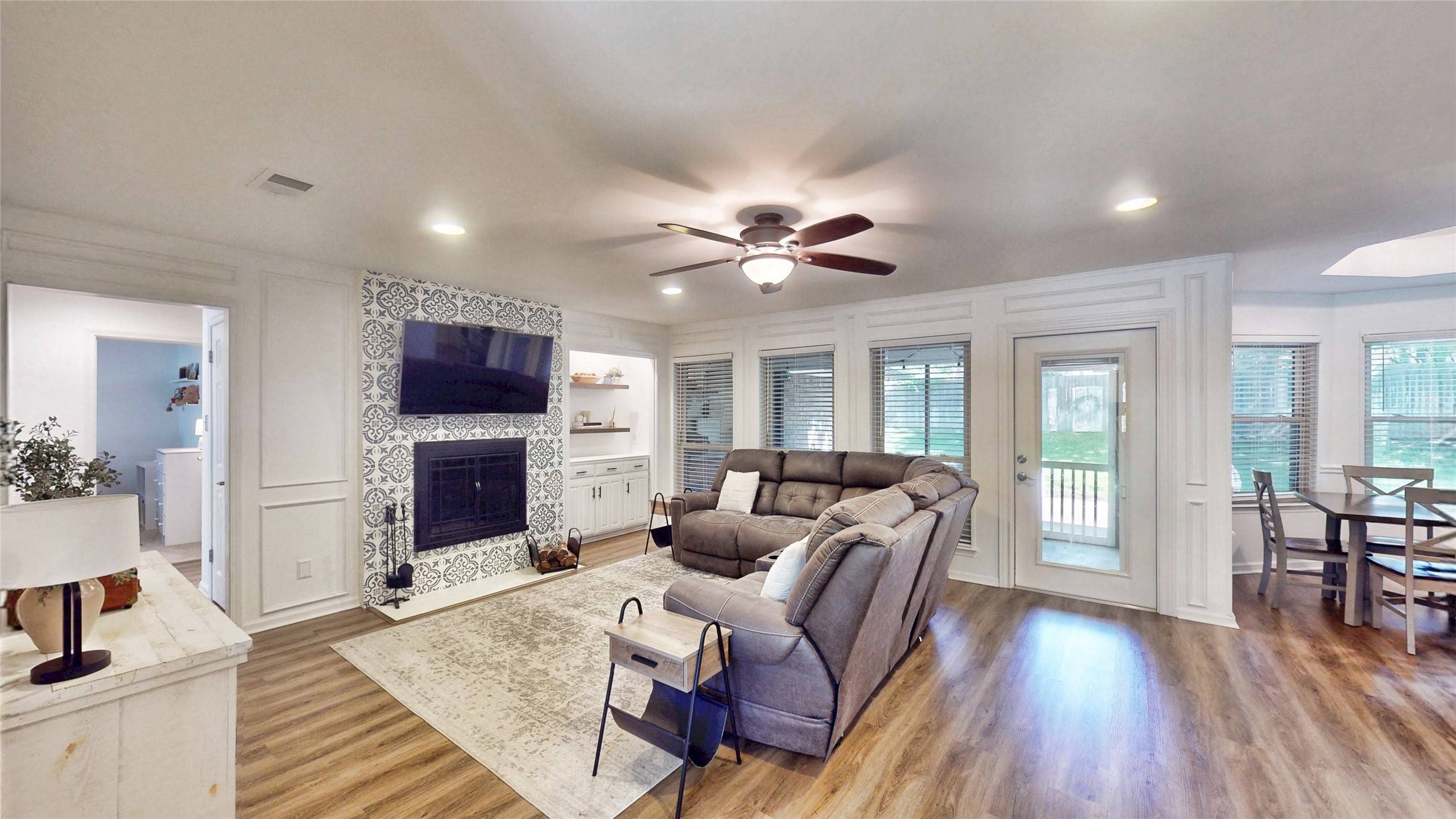 Grapevine, TX 76051,2910 Brookshire DR