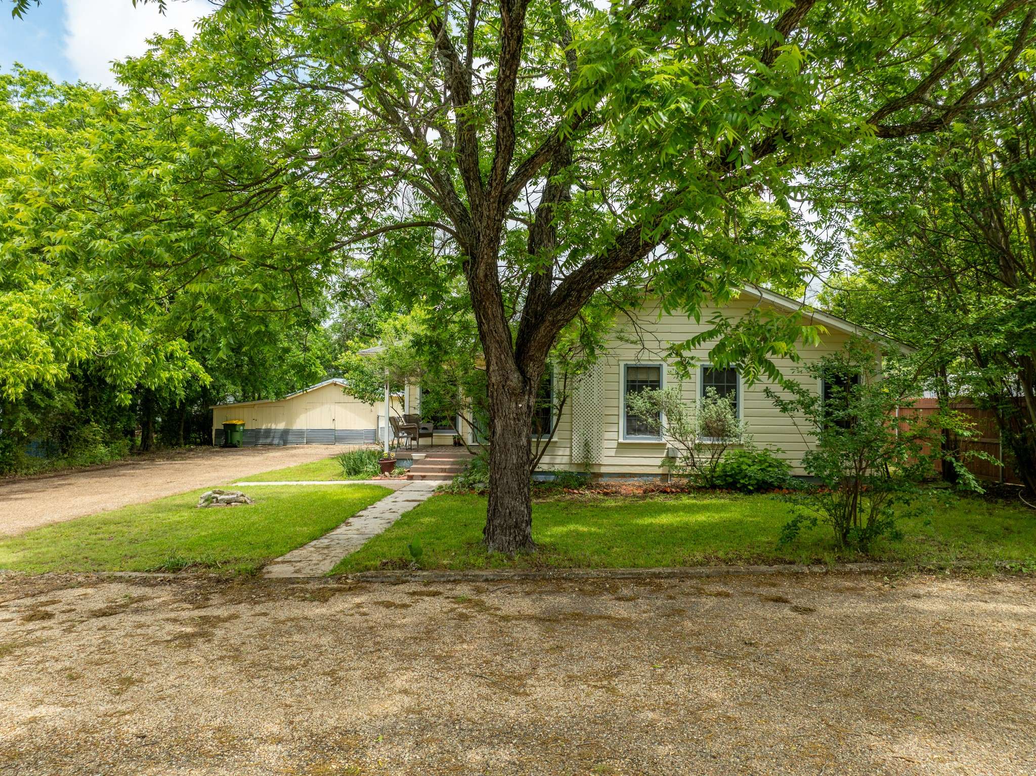 Valley Mills, TX 76689,603 E Avenue G