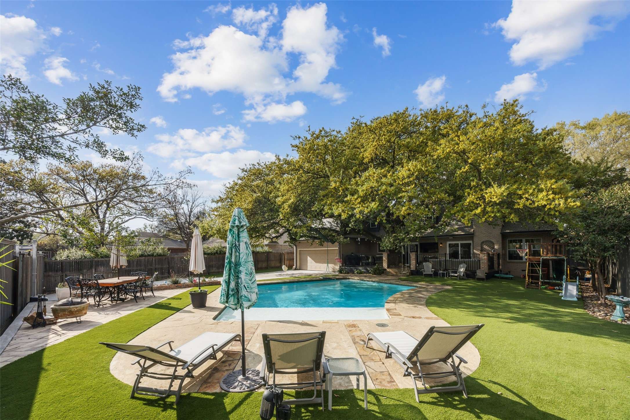 Dallas, TX 75225,7008 Joyce WAY