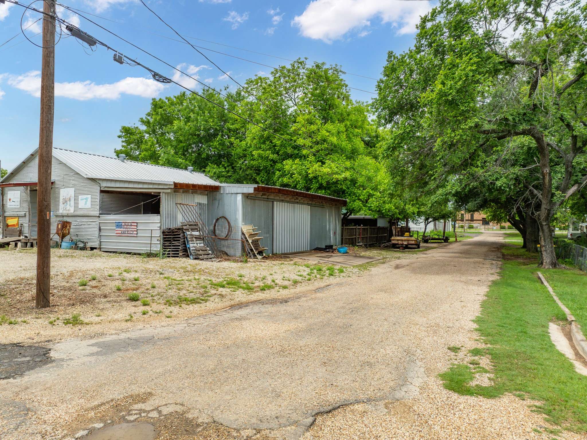 Valley Mills, TX 76689,202 2nd ST