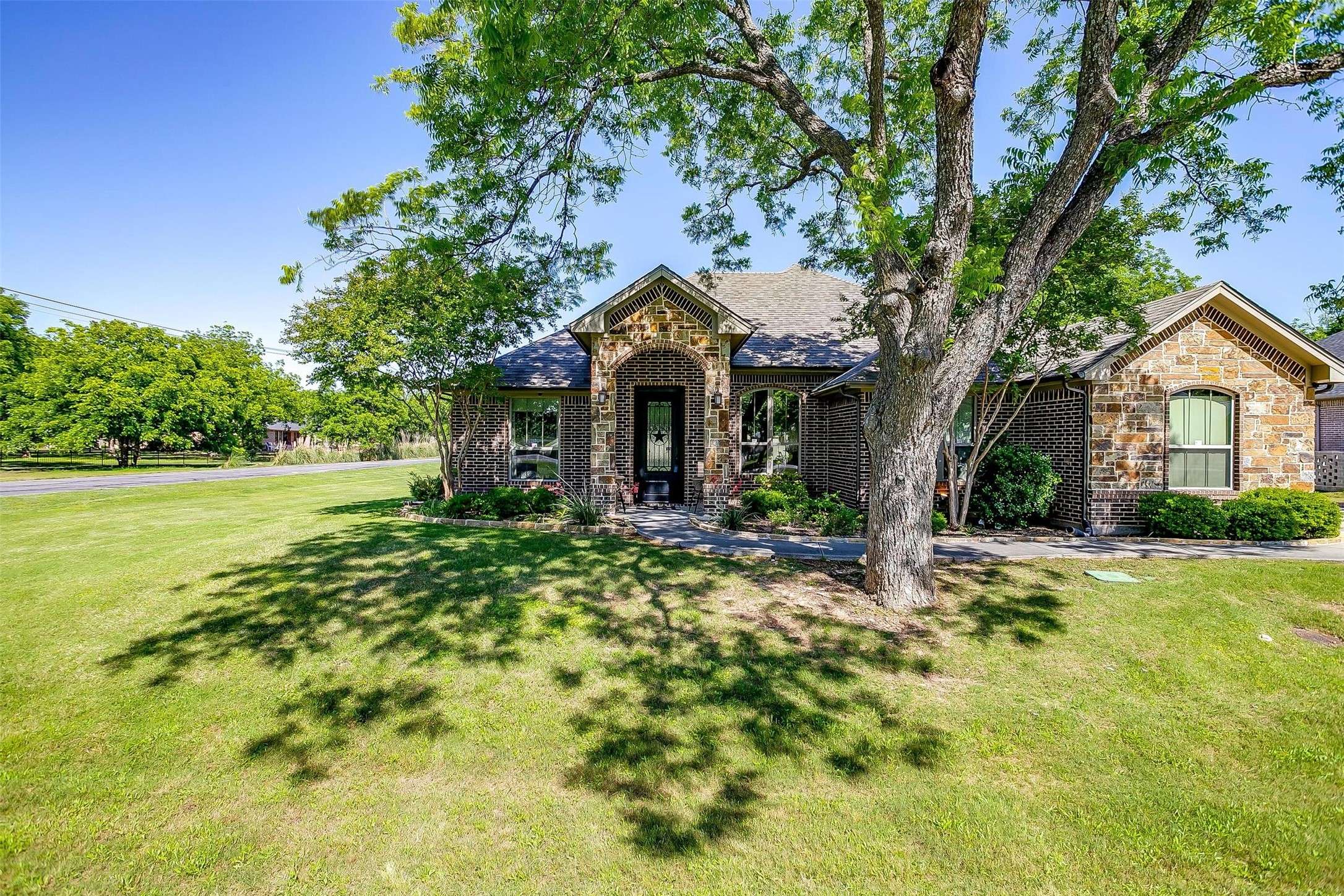 Granbury, TX 76049,9001 Magnolia Vale DR