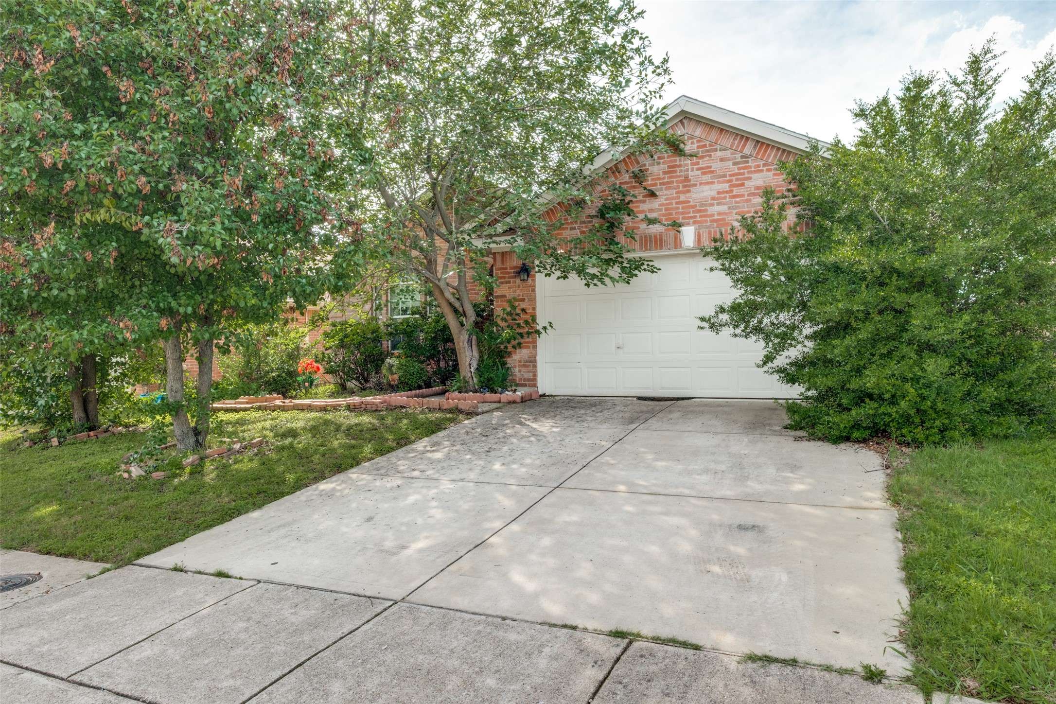 Dallas, TX 75253,1727 Blacksmith DR