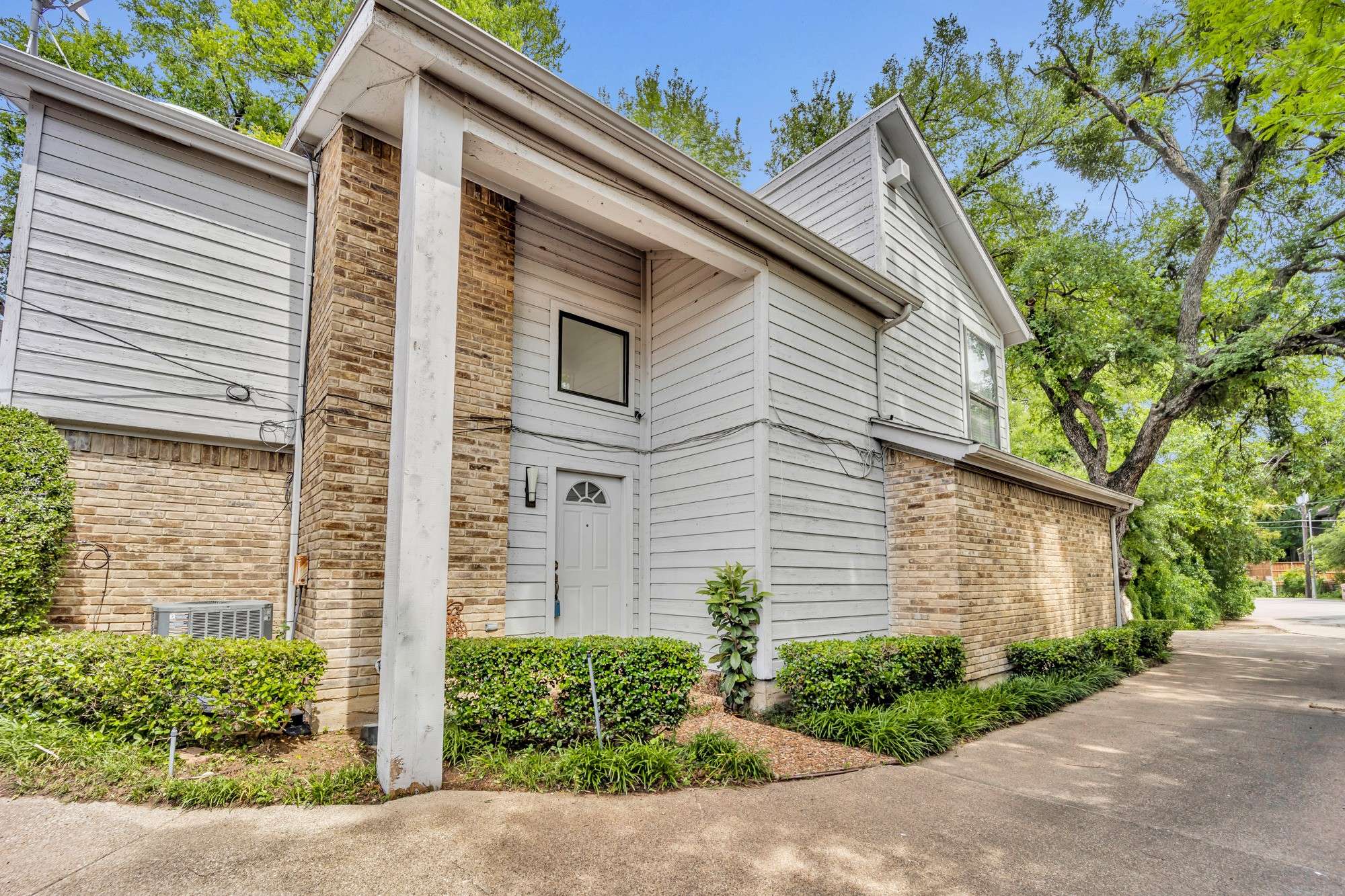 Dallas, TX 75243,9308 Greenville AVE
