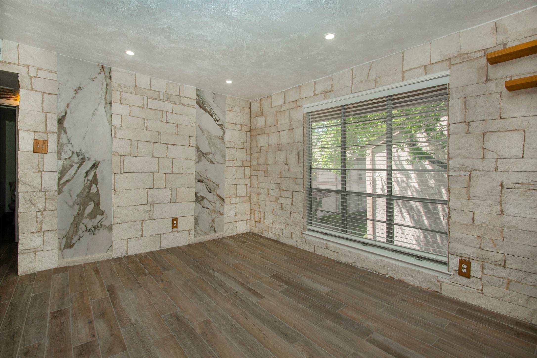 Dallas, TX 75230,10578 High Hollows DR #269