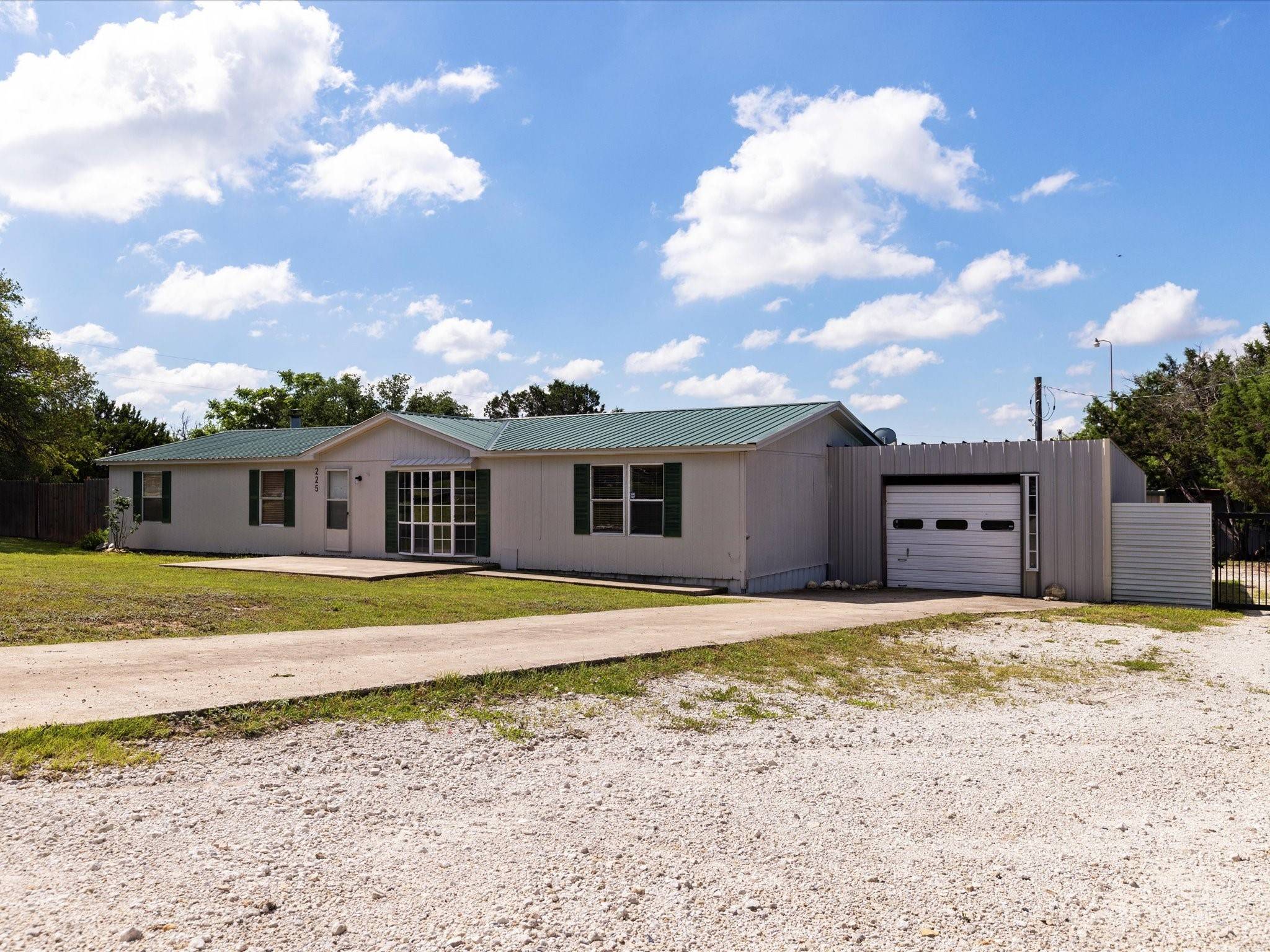 Azle, TX 76020,225 W Shangri La DR