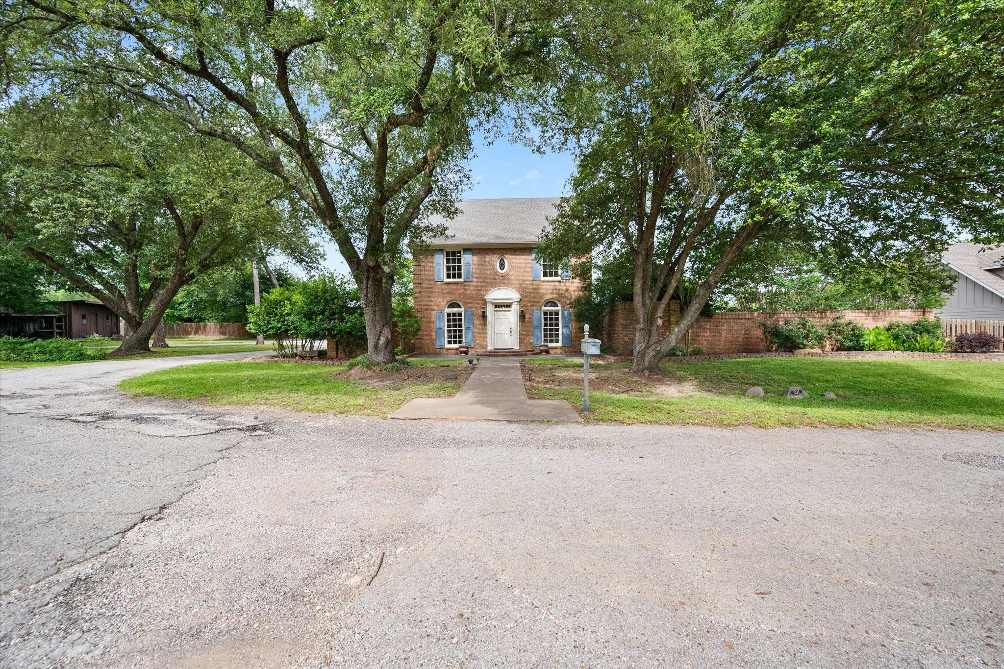 Fairfield, TX 75840,301 Peachtree ST