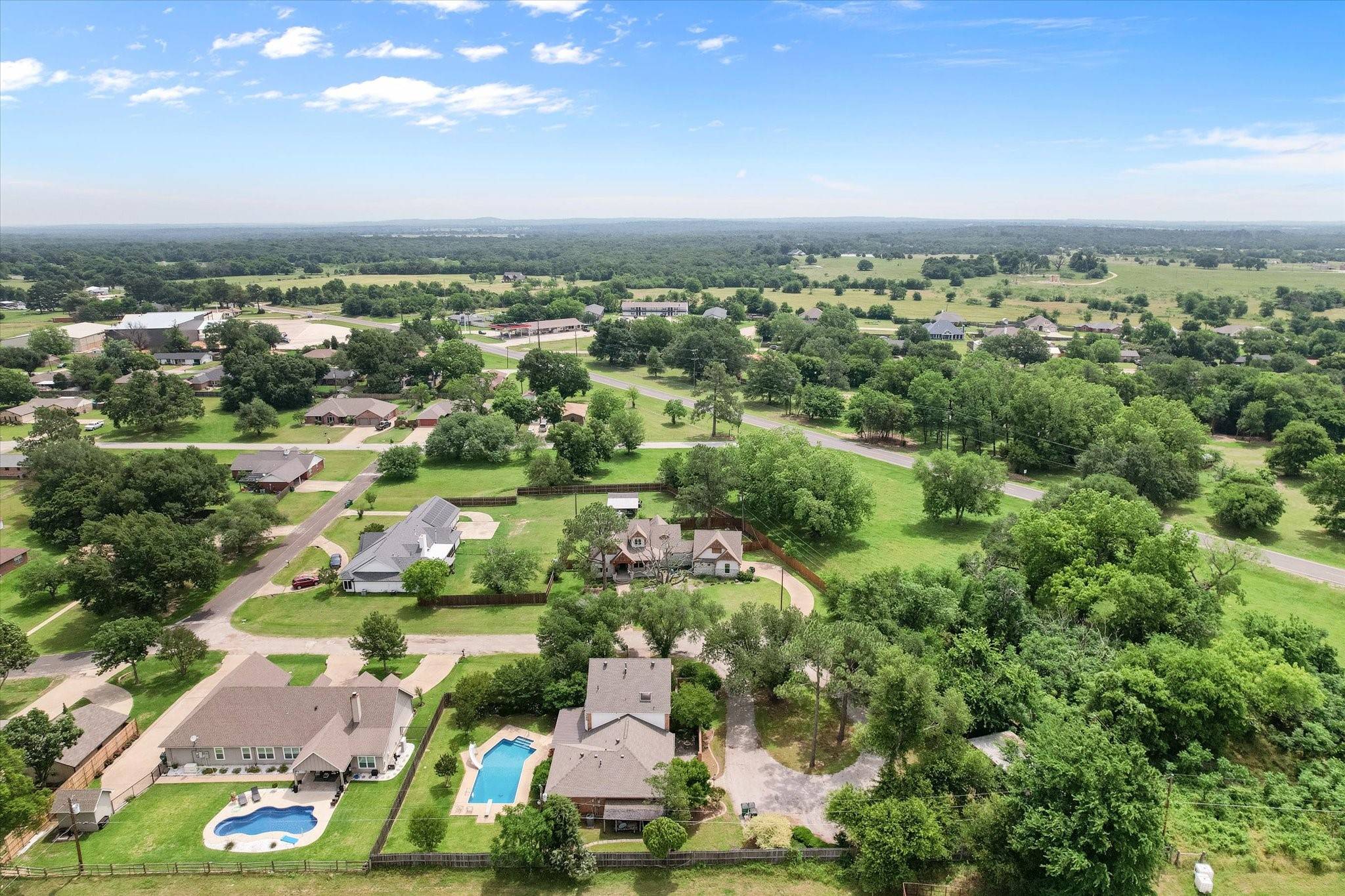 Fairfield, TX 75840,301 Peachtree ST