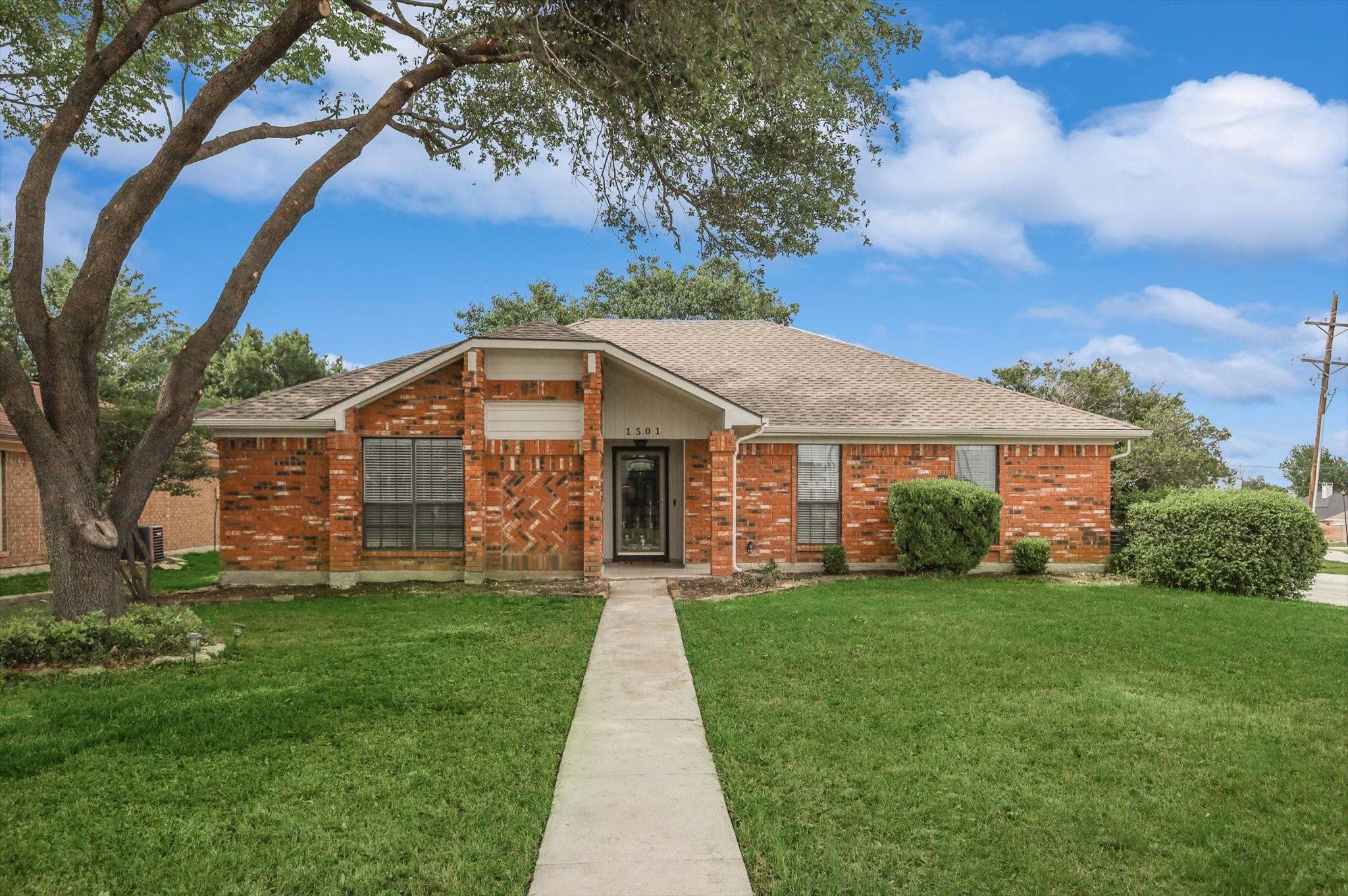 Lewisville, TX 75077,1501 Springaire LN