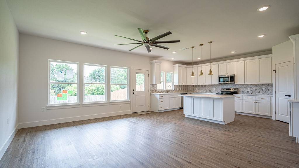 Granbury, TX 76048,2036 Salina CIR