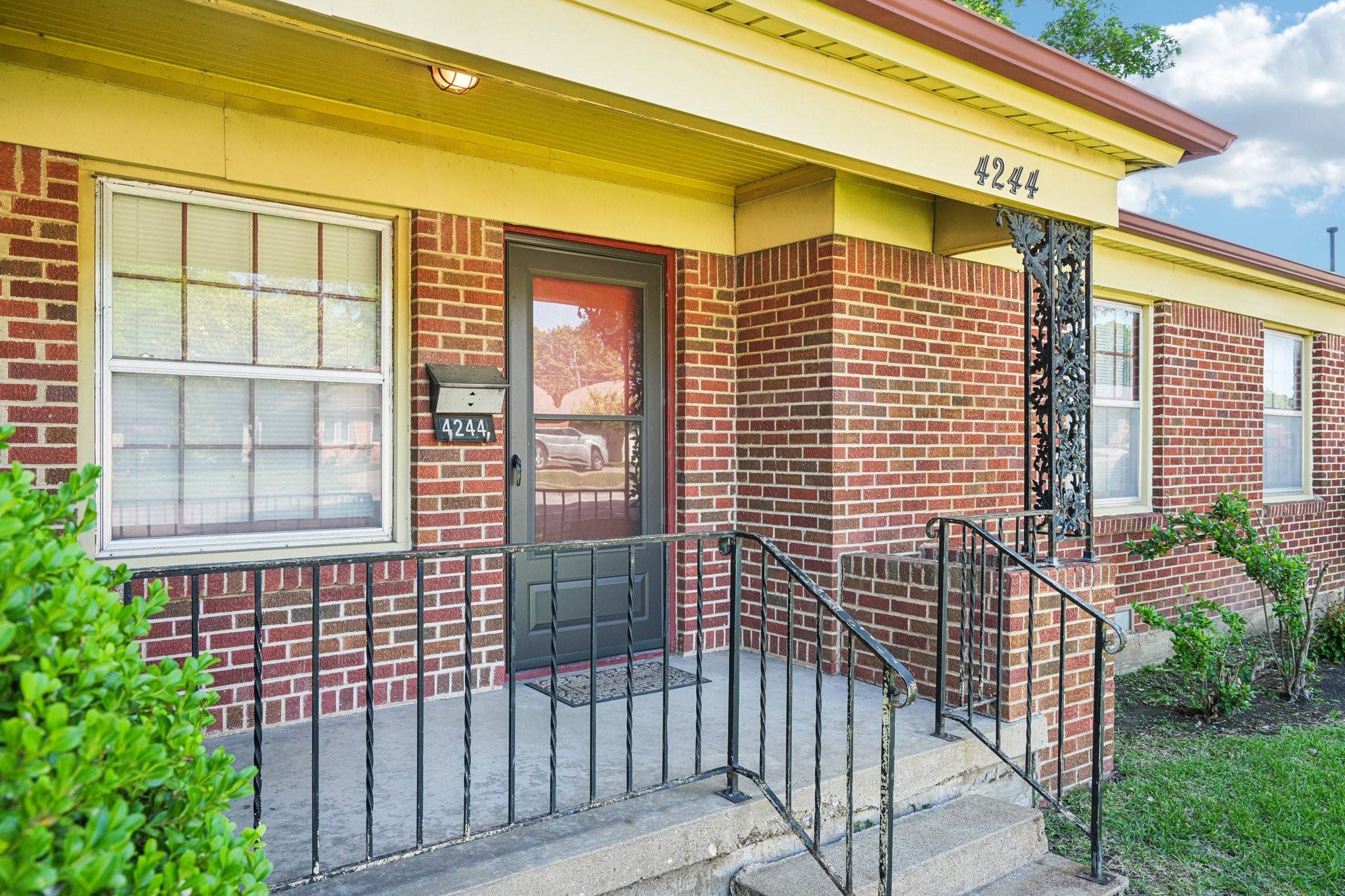Dallas, TX 75206,4244 Skillman ST