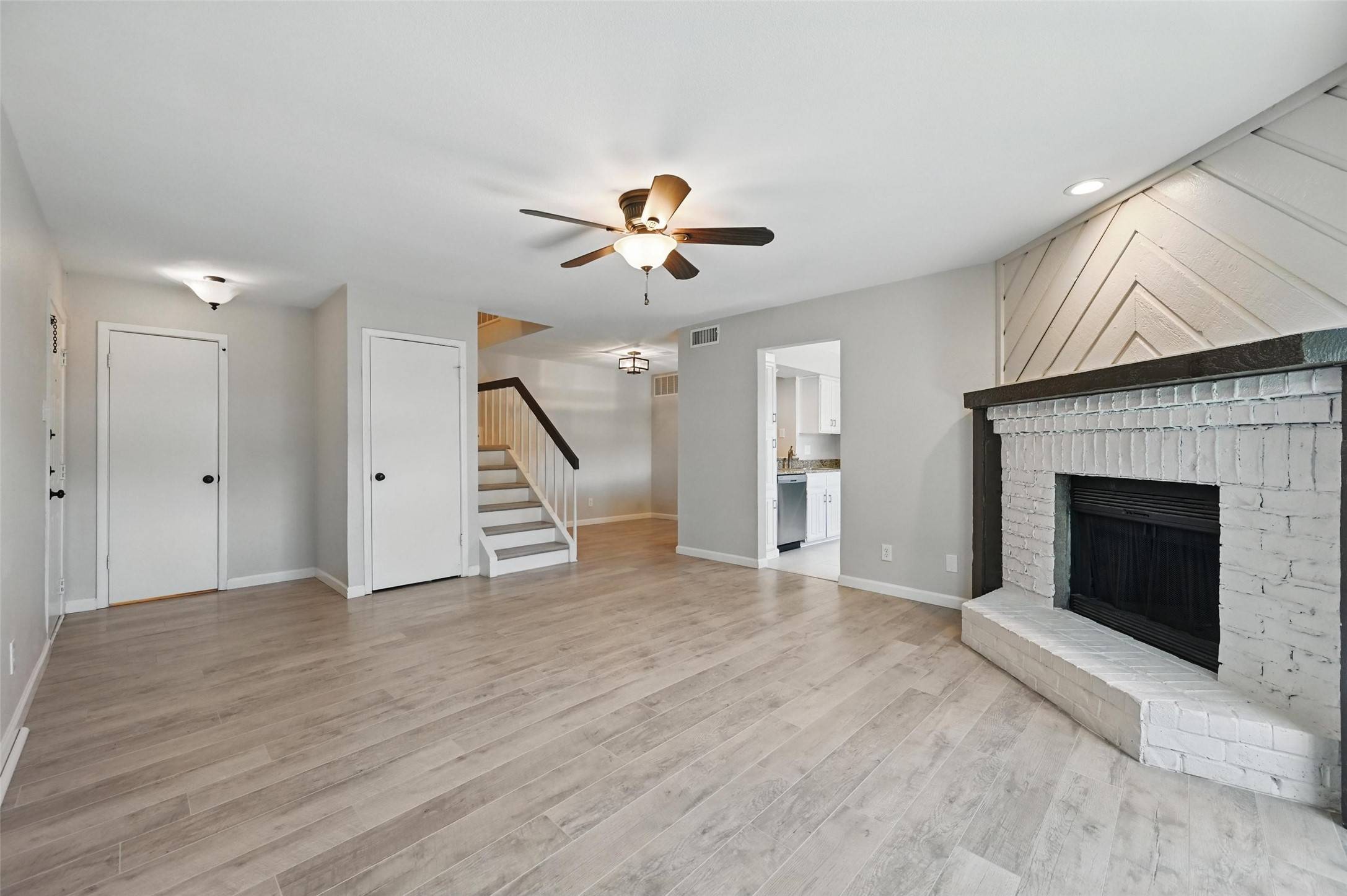 Farmers Branch, TX 75234,14800 Enterprise Dr #17A