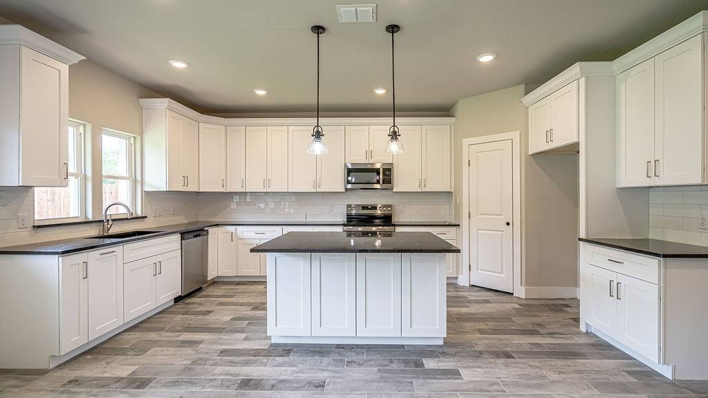 Granbury, TX 76048,2100 Salina CIR