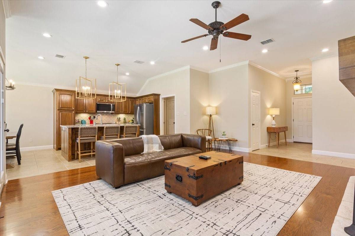 Mcgregor, TX 76657,213 Desert Sky DR
