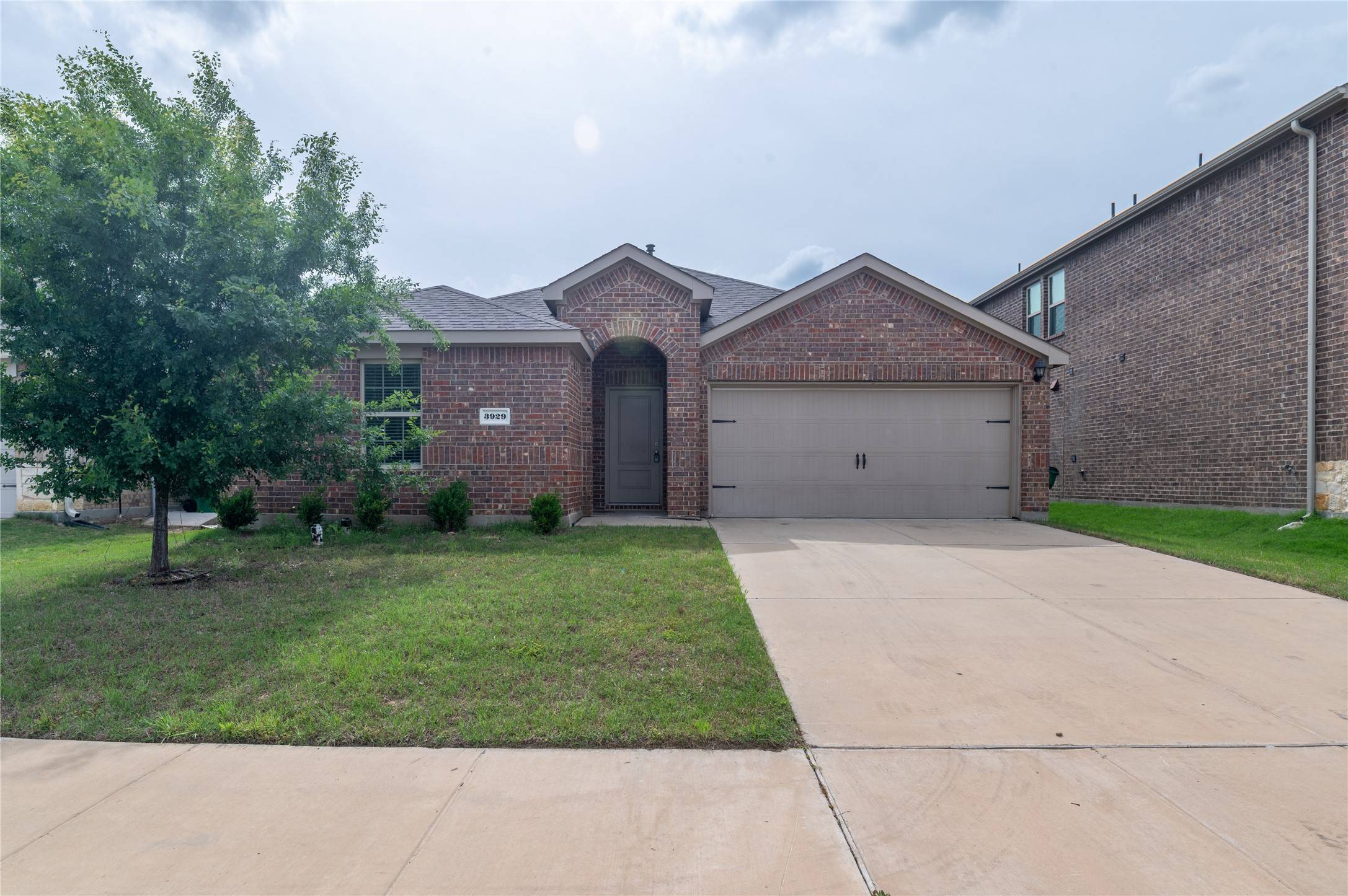 Aubrey, TX 76227,3929 Dickinson AVE