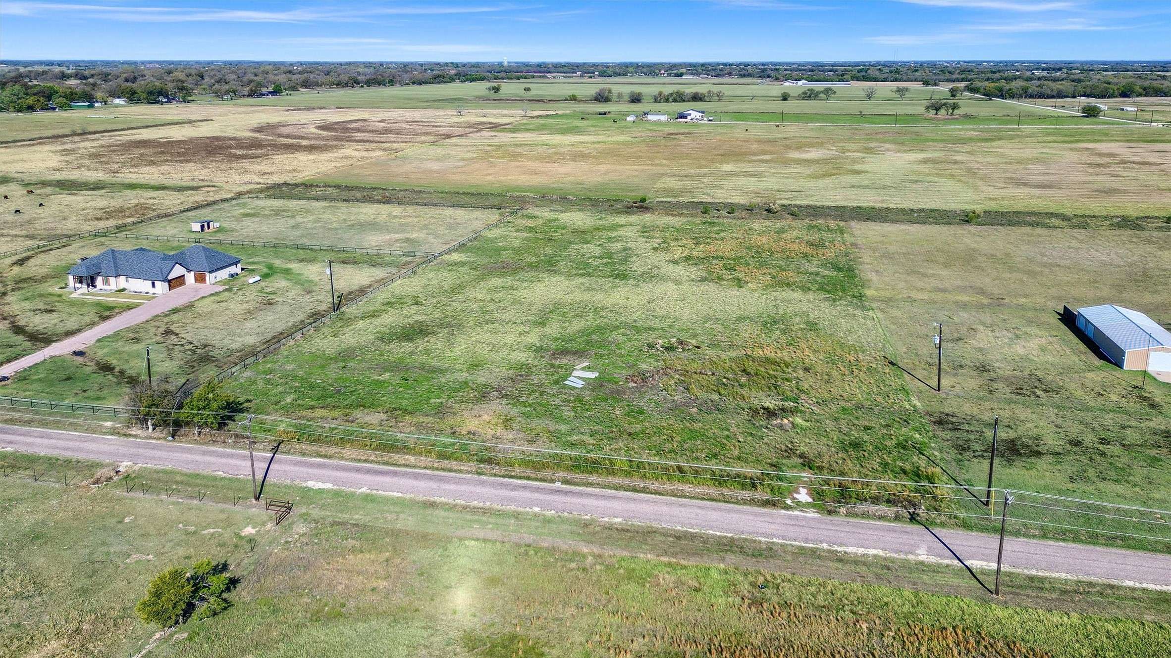 Whitesboro, TX 76273,987 Gunter RD