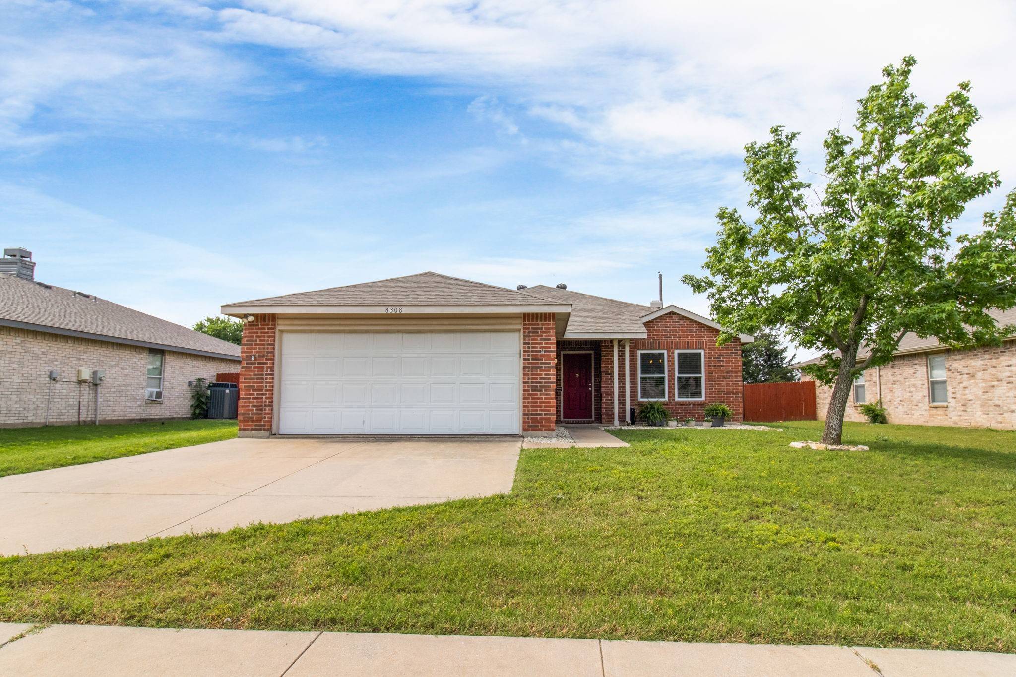 Denton, TX 76210,8308 Montecito DR