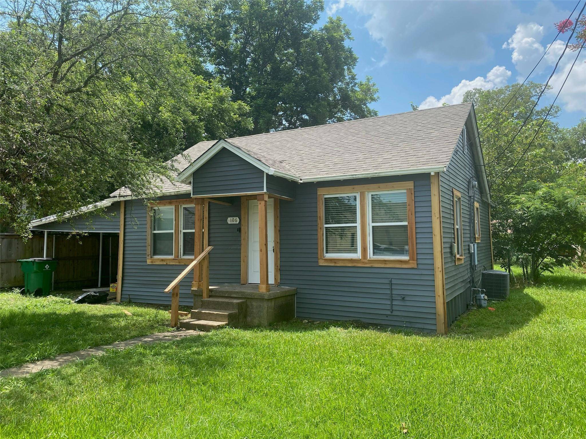 Howe, TX 75459,106 W Tutt ST