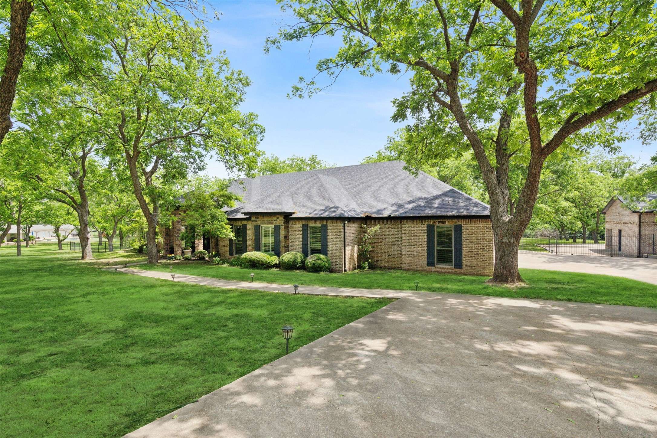 Granbury, TX 76049,8709 Claremont DR