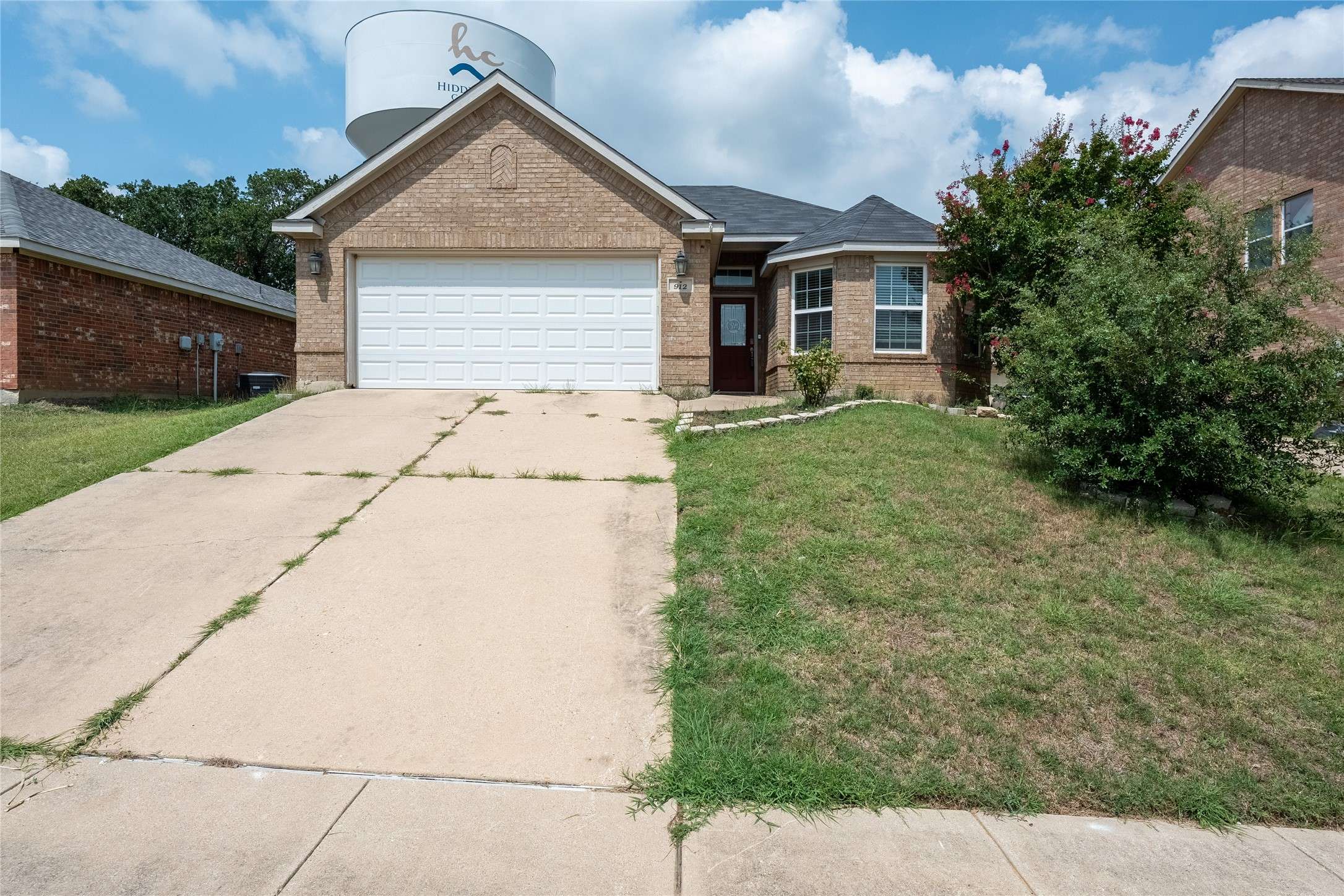 Burleson, TX 76028,912 Hidden Oaks DR