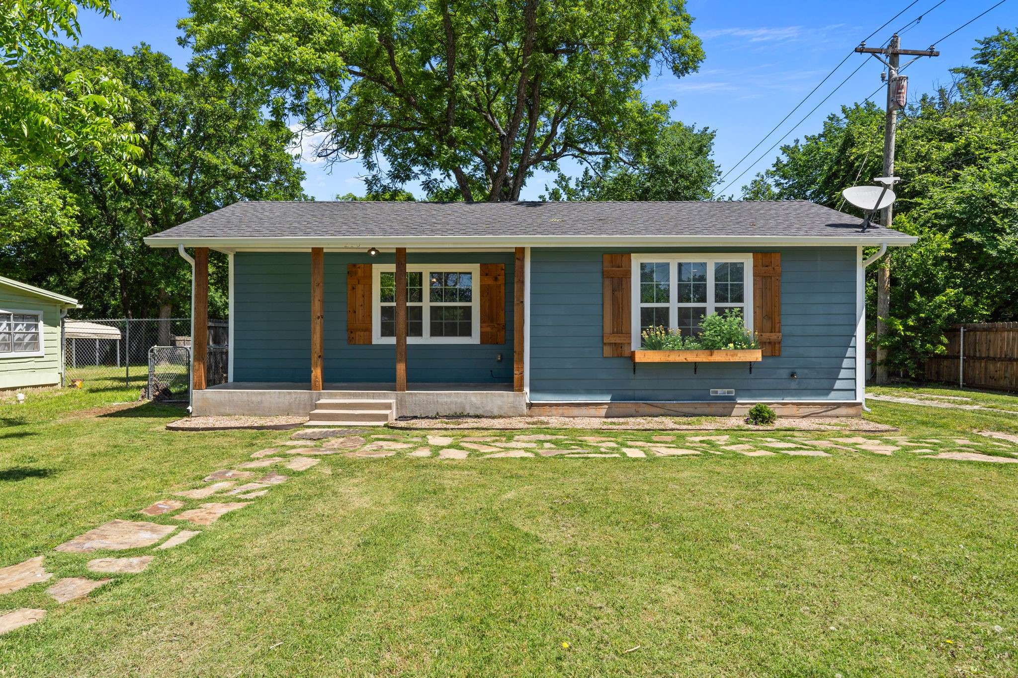 Weatherford, TX 76086,210 W Weatherford ST