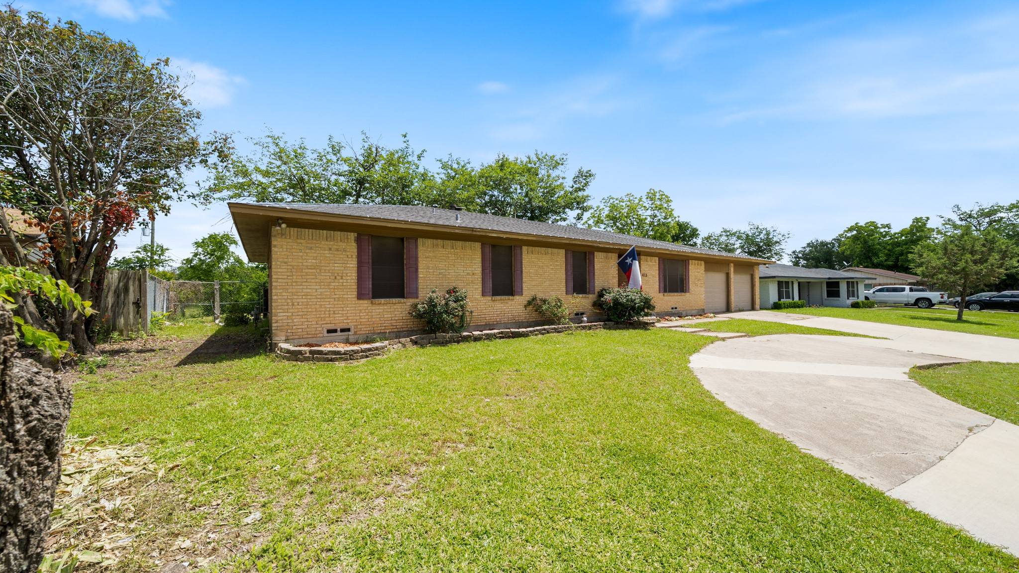 Kaufman, TX 75142,413 E 9th ST
