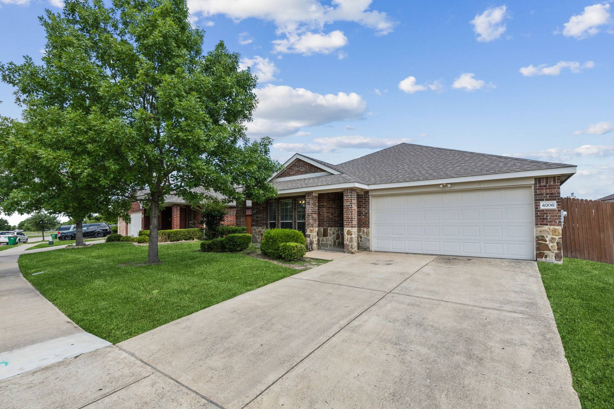 Heartland, TX 75126,4006 Autumnwood LN