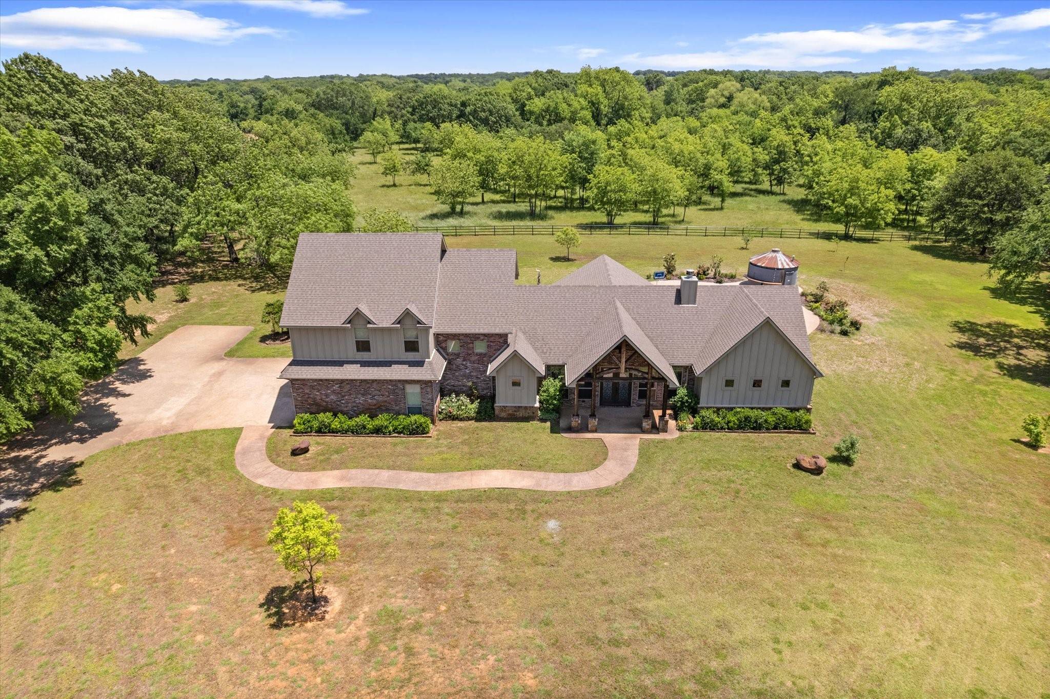 Whitesboro, TX 76273,1898 Rodgers RD