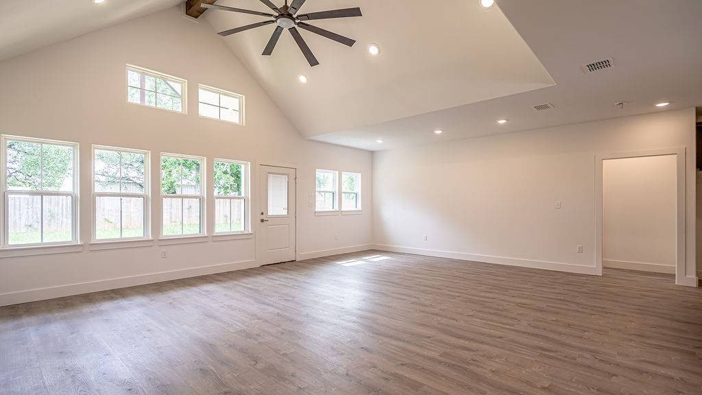 Granbury, TX 76048,2112 Salina CIR