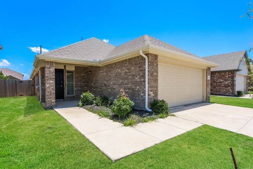 Ennis, TX 75119,1607 Mark LN