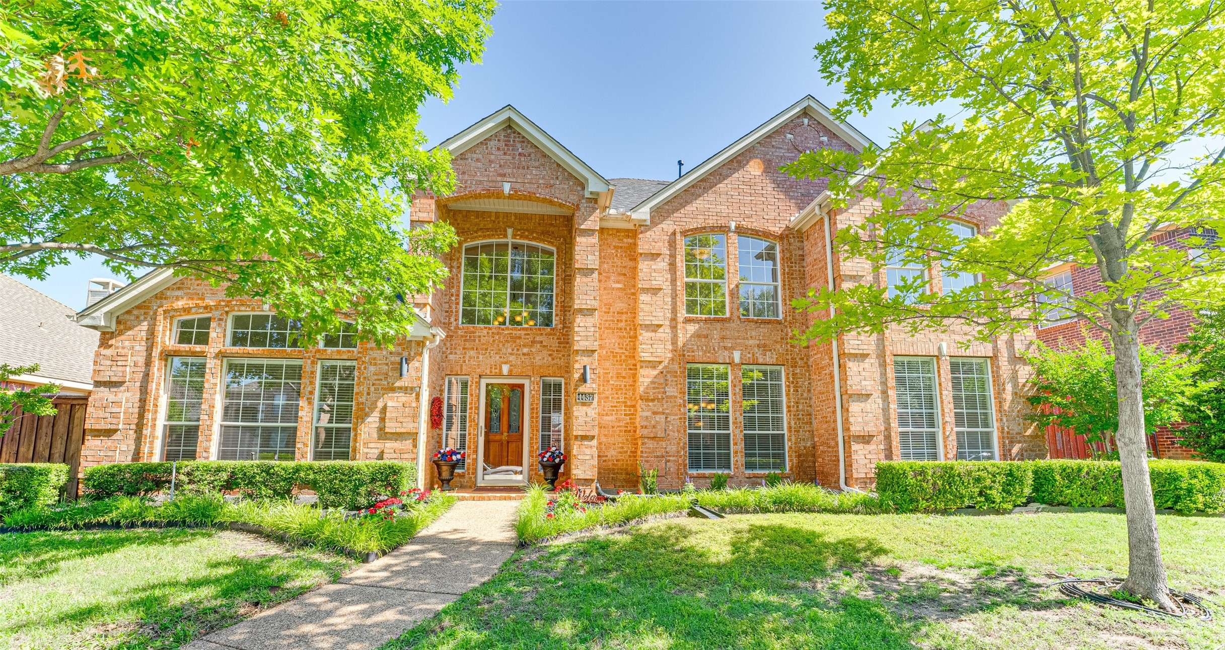 Plano, TX 75024,4437 English Oak DR
