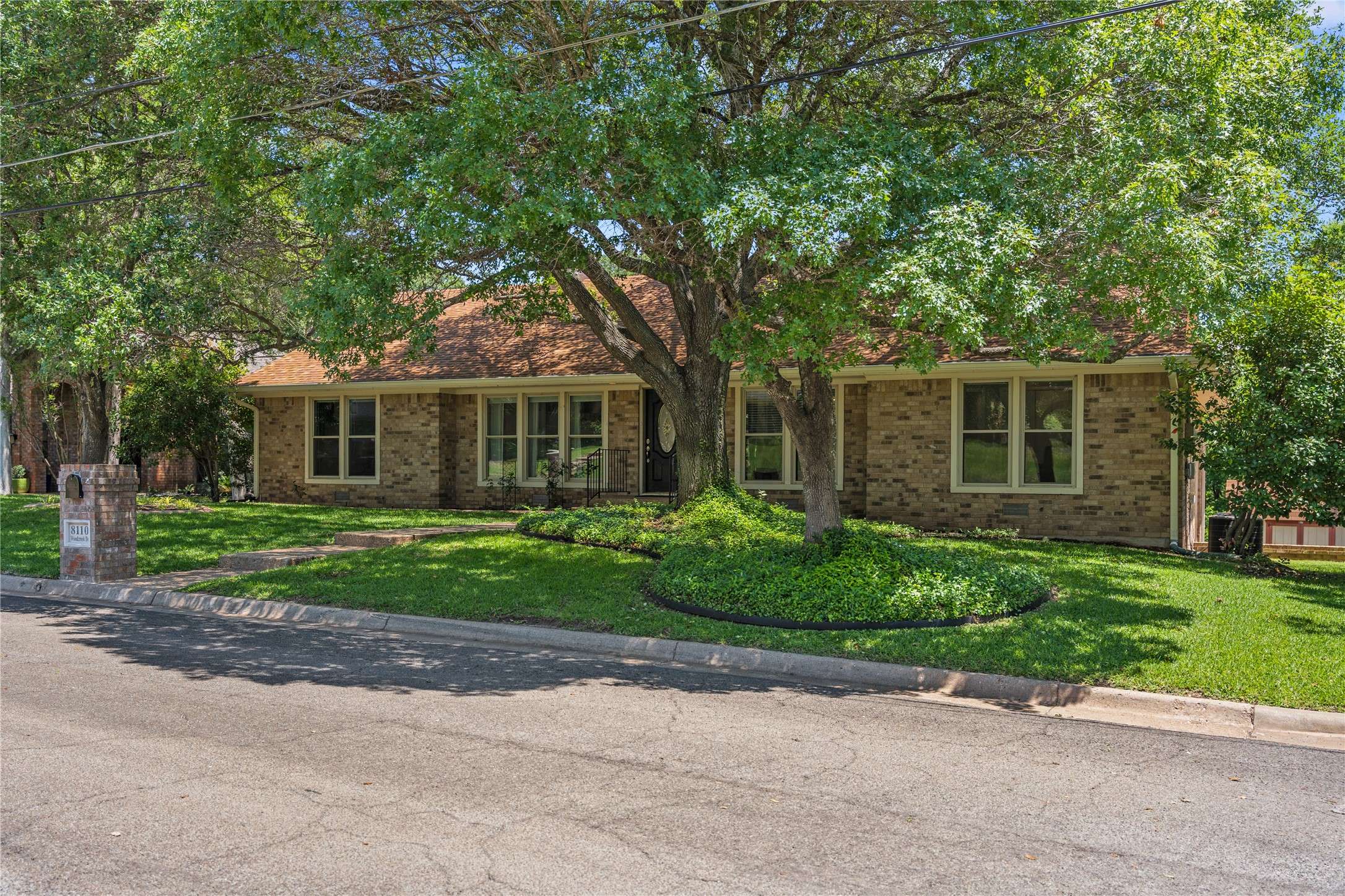 Woodway, TX 76712,8110 Woodcreek DR