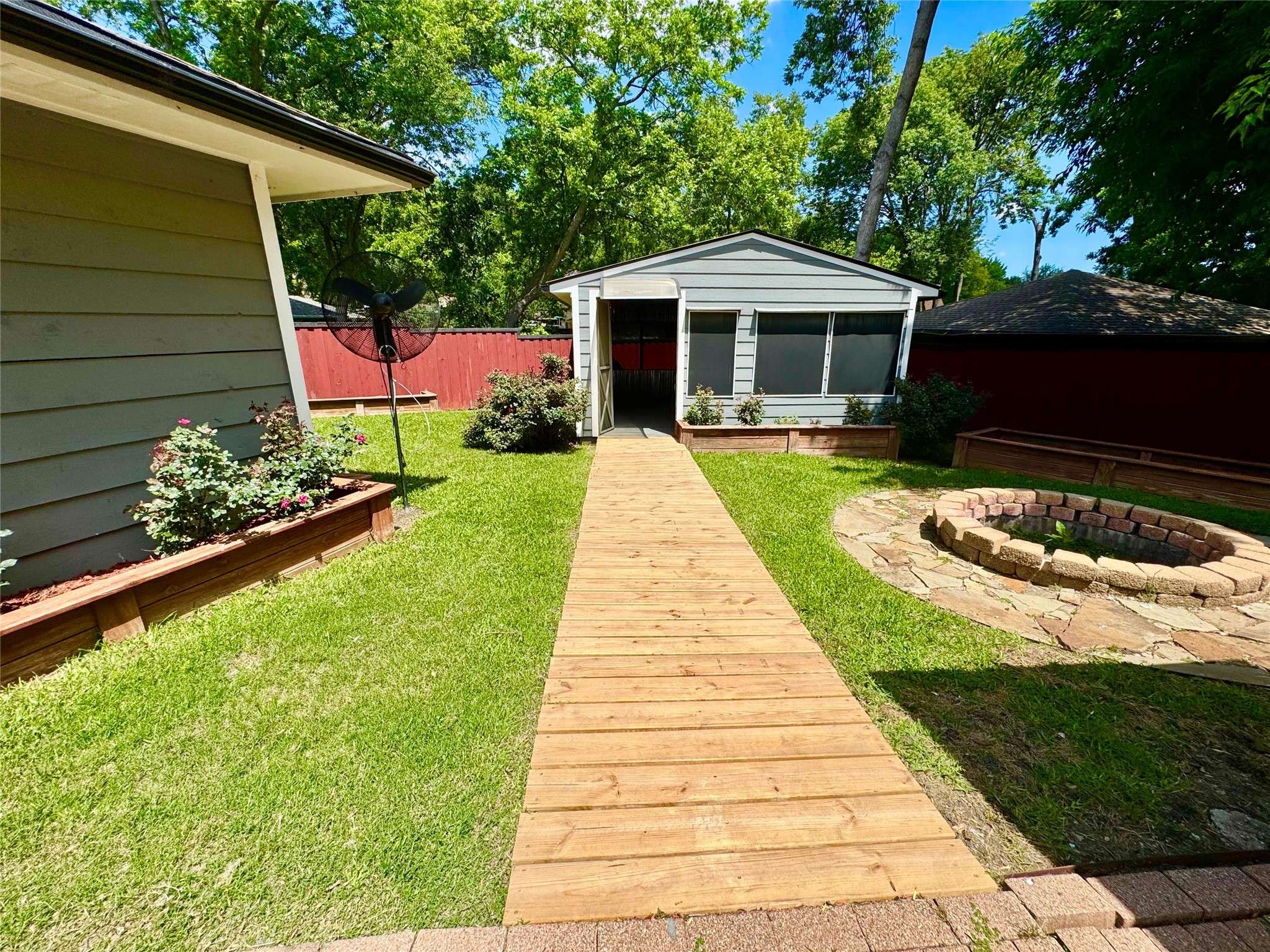 Garland, TX 75043,329 Allegheny Trail LN