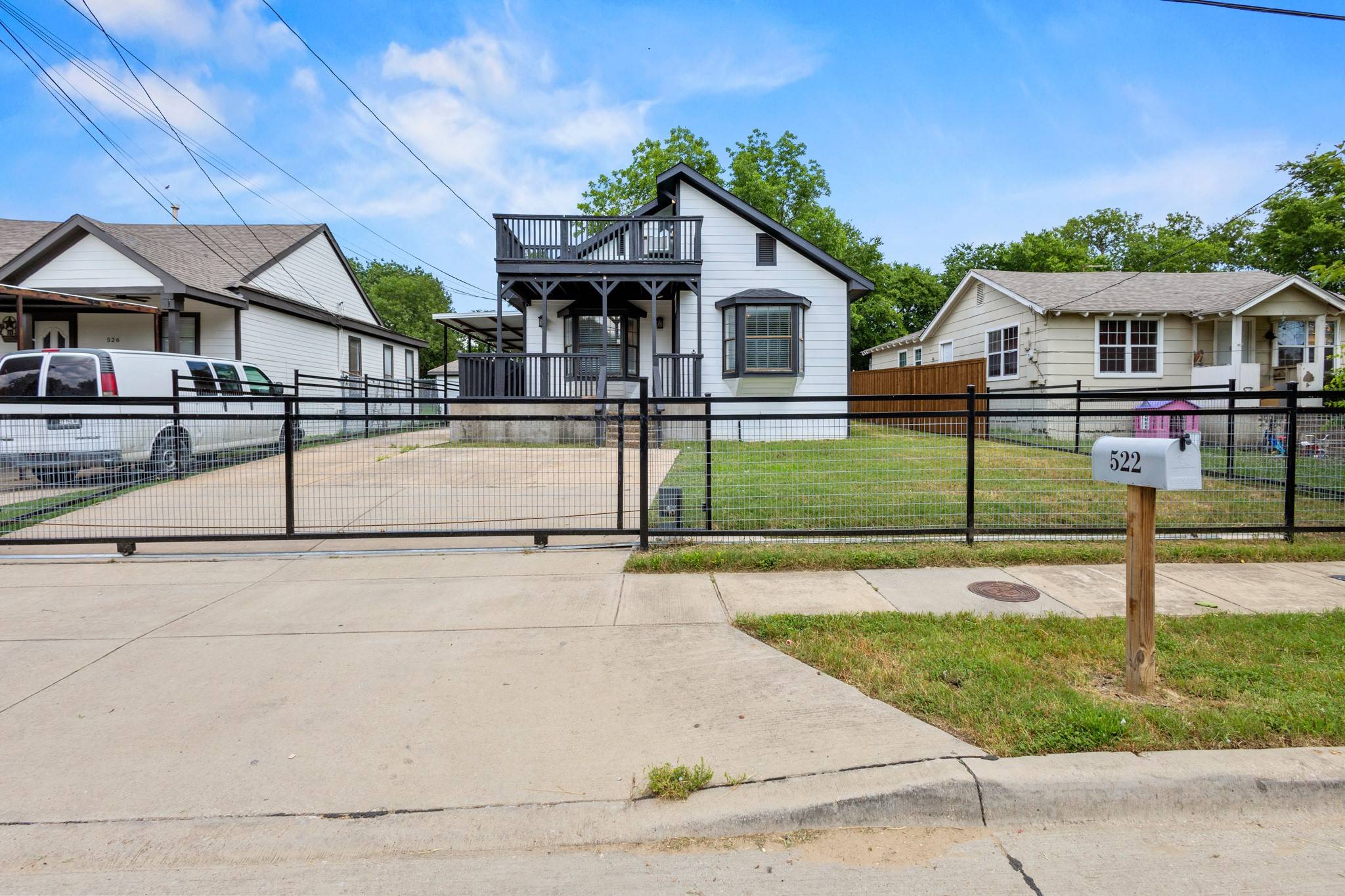 Dallas, TX 75217,522 Helena ST
