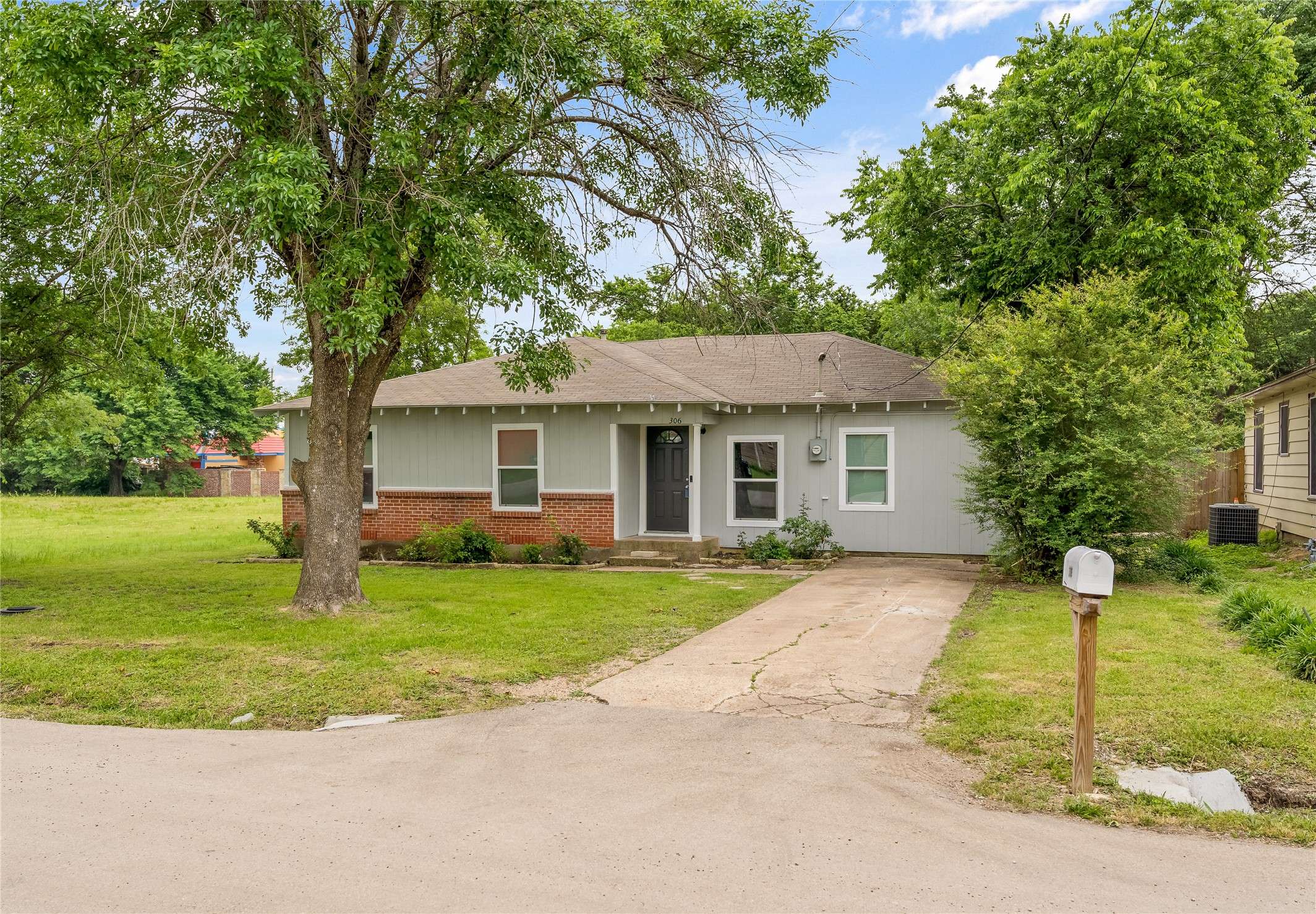 Cedar Hill, TX 75104,306 Hickerson ST