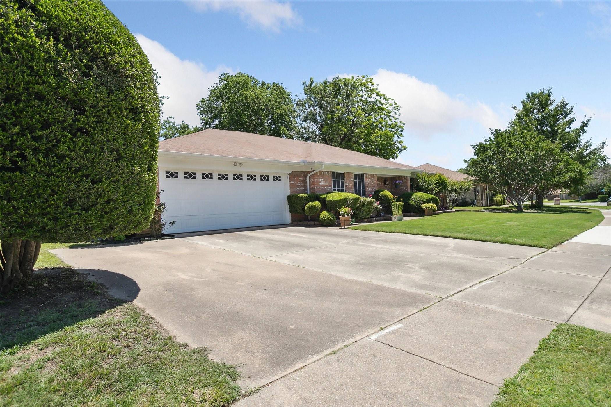 North Richland Hills, TX 76182,7108 Stonybrooke DR